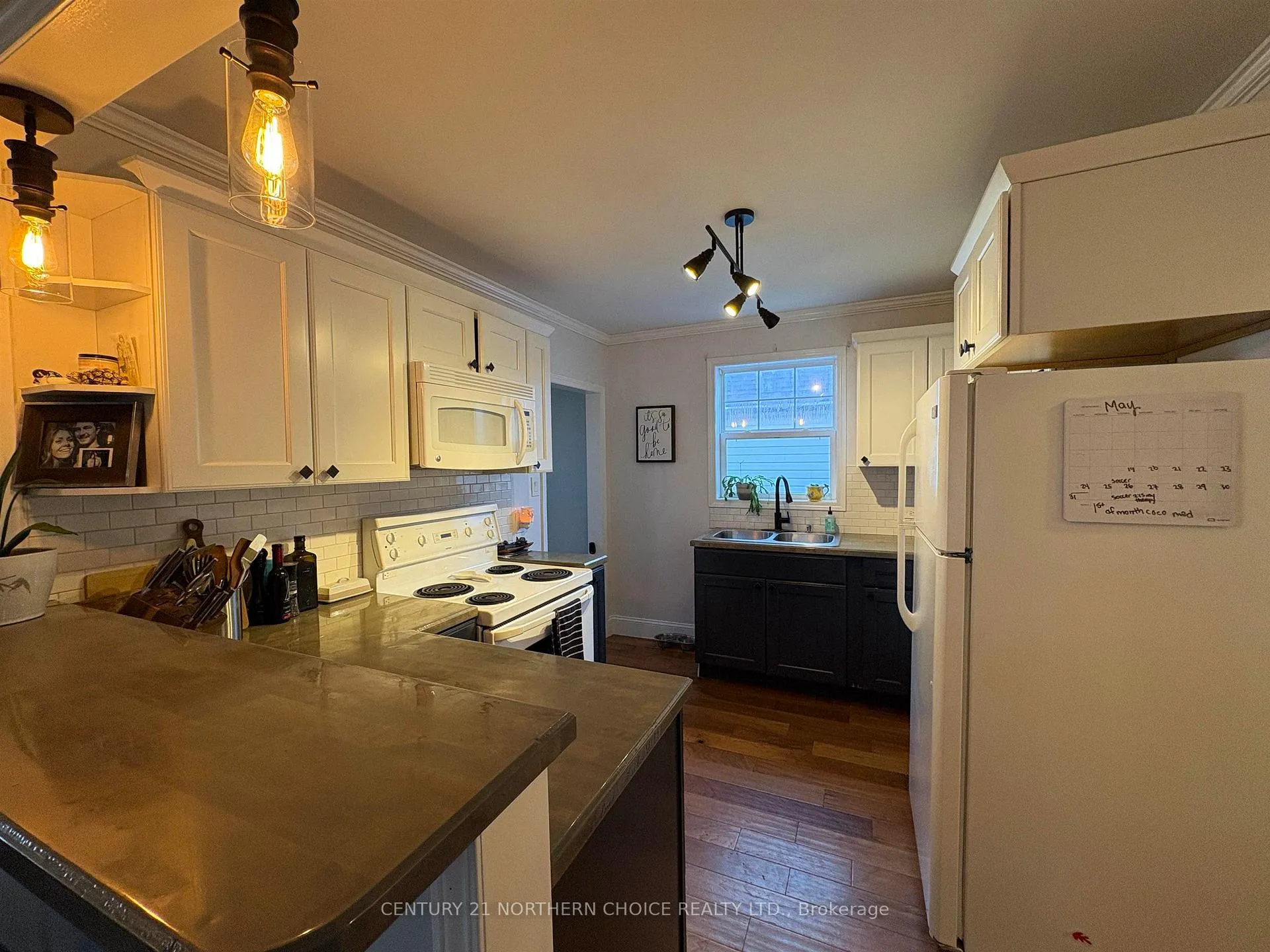 Photo 5 of 408 Third Street E, Fort Frances — HOMEH