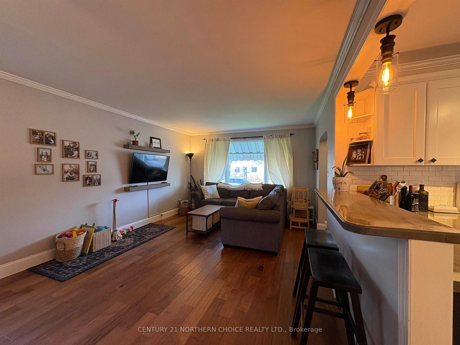 Photo 8 of 408 Third Street E, Fort Frances — HOMEH