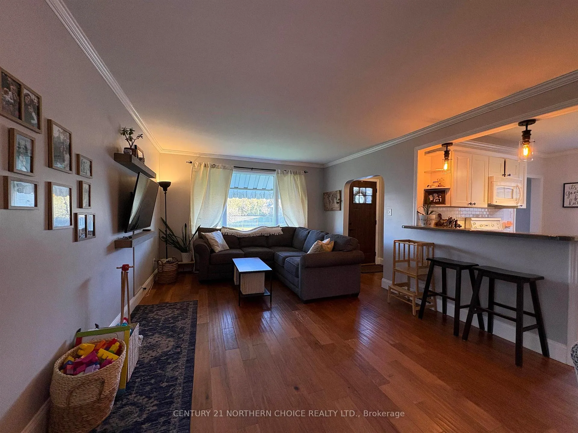 Photo 11 of 408 Third Street E, Fort Frances — HOMEH