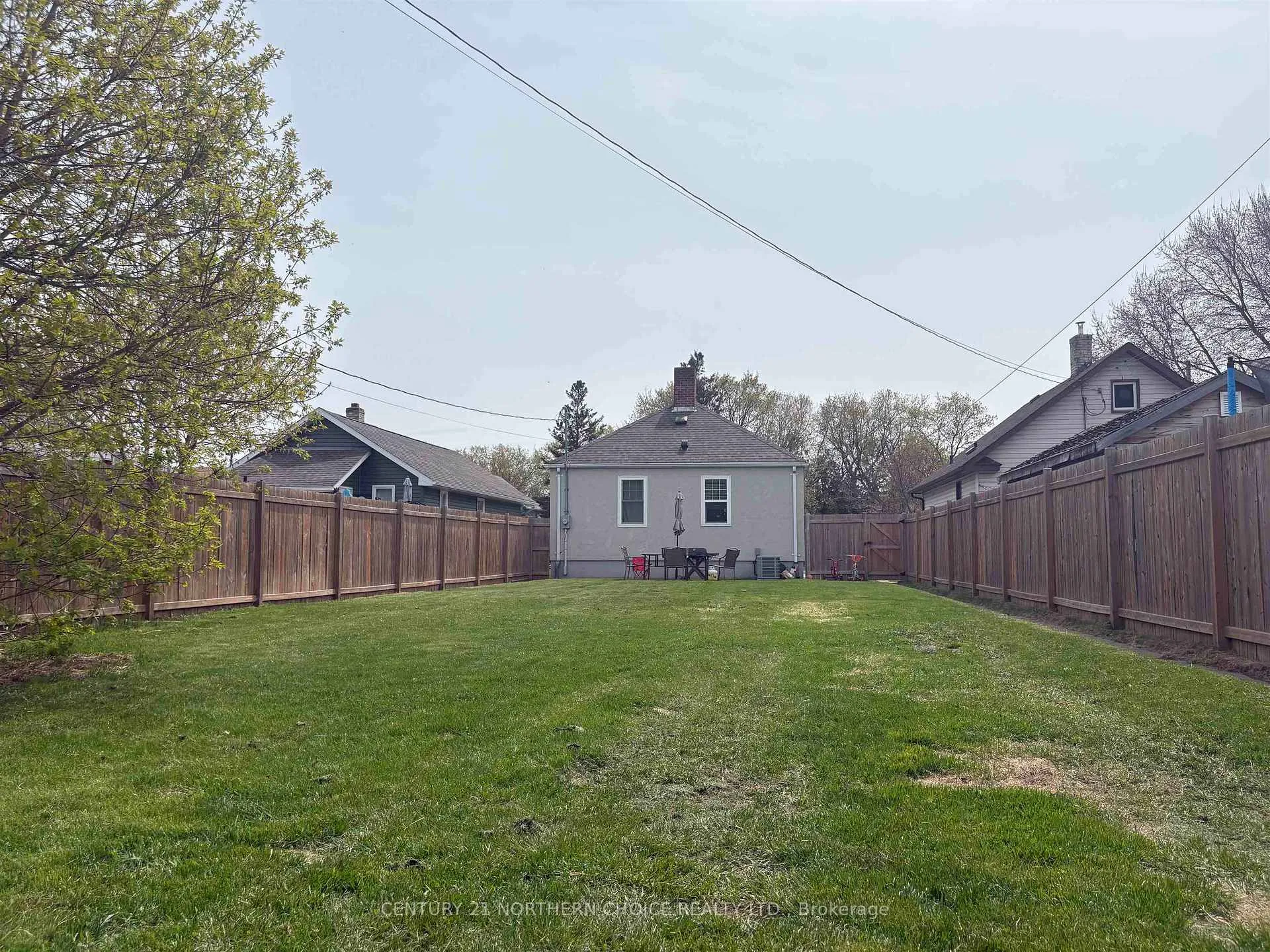 Photo 27 of 408 Third Street E, Fort Frances — HOMEH