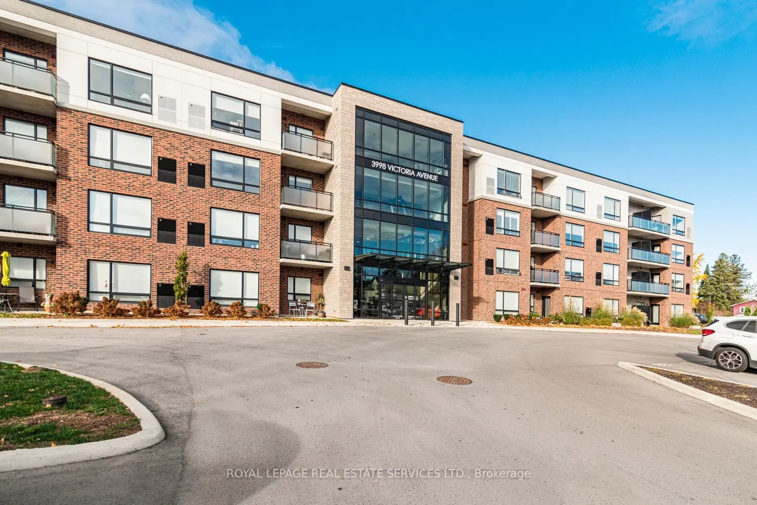Photo of Unit 408, 3998 Victoria Avenue