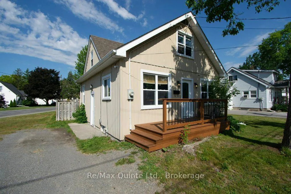 Photo 2 of 42 Ponton Street, Belleville, Belleville Ward — HOMEH