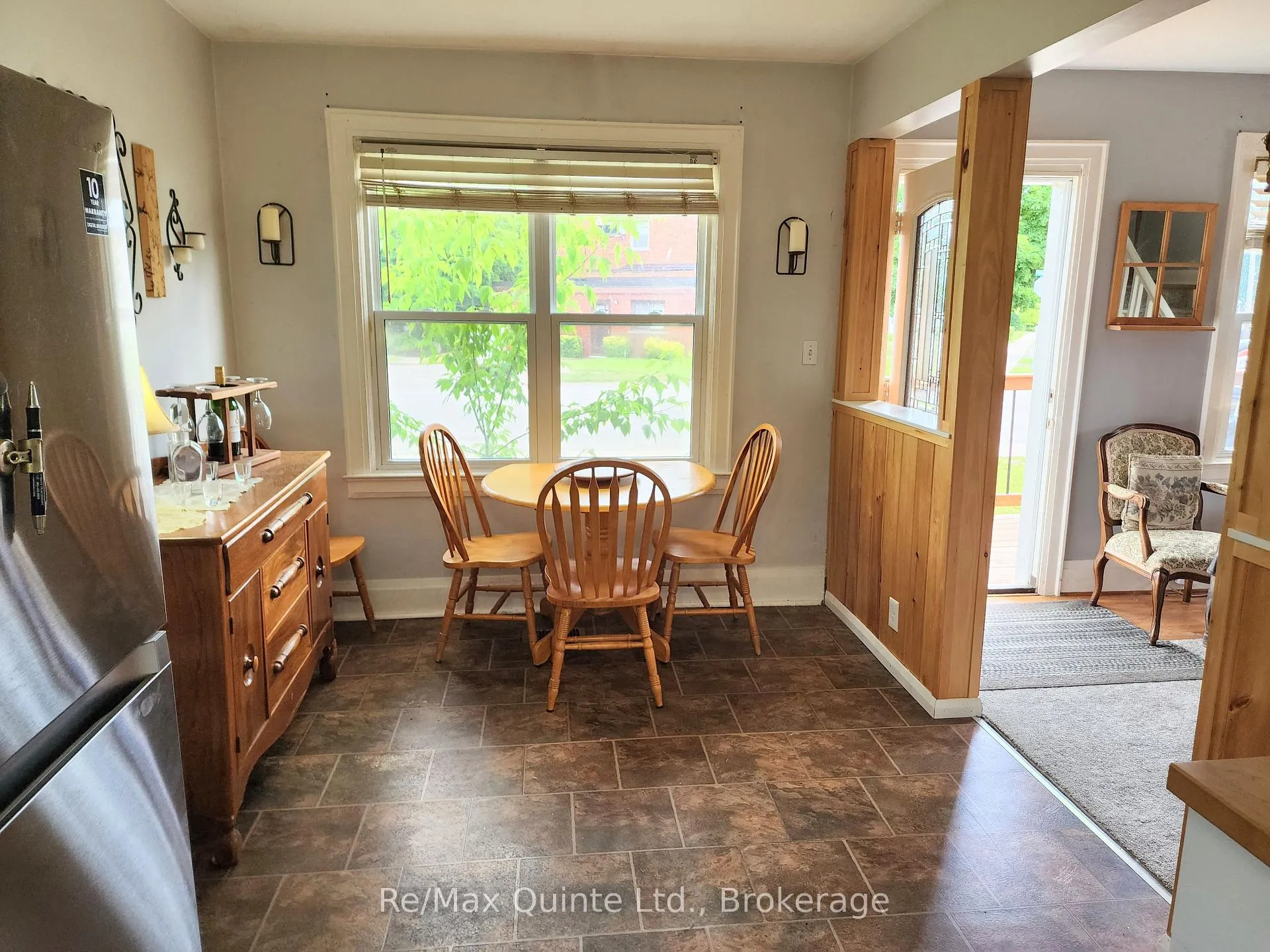Photo 9 of 42 Ponton Street, Belleville, Belleville Ward — HOMEH