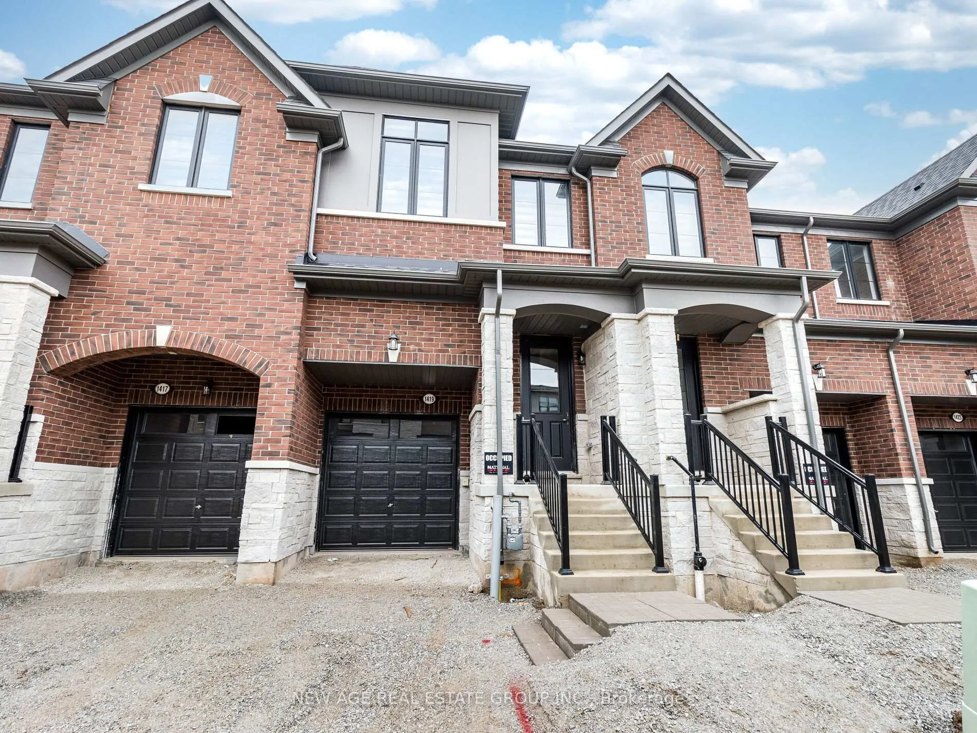 Photo 1 of 1419 Oakmont Common, Burlington, Tyandaga — HOMEH