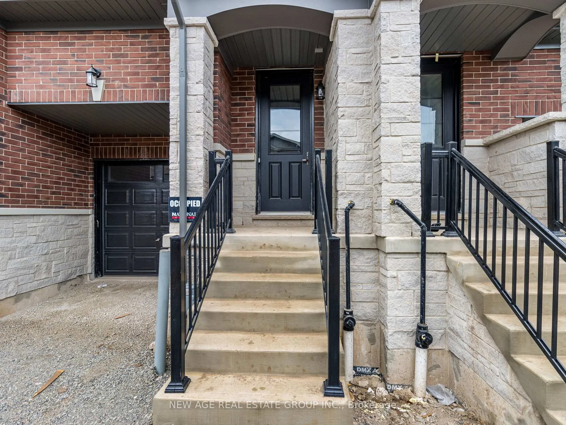 Photo 2 of 1419 Oakmont Common, Burlington, Tyandaga — HOMEH