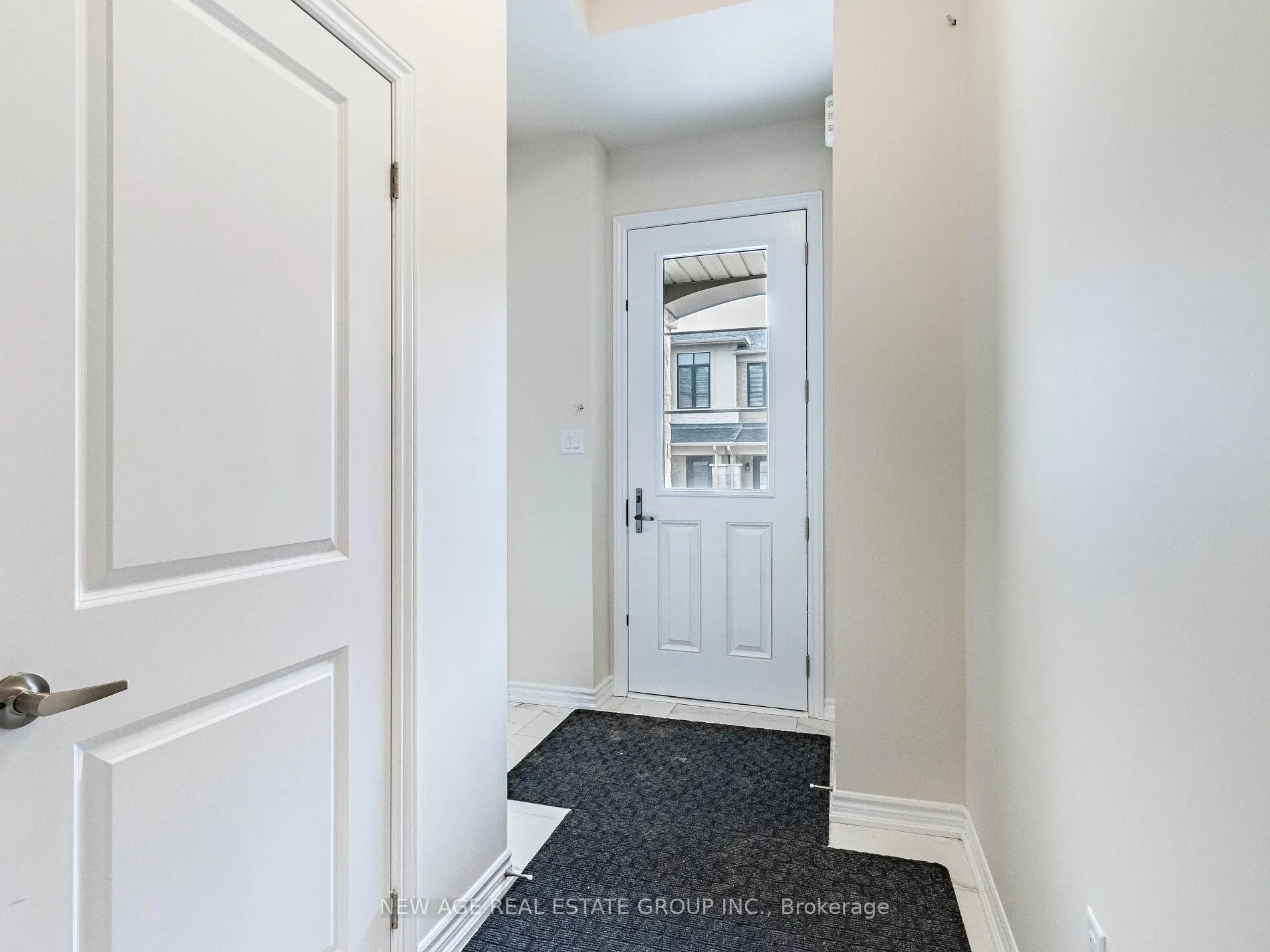 Photo 5 of 1419 Oakmont Common, Burlington, Tyandaga — HOMEH