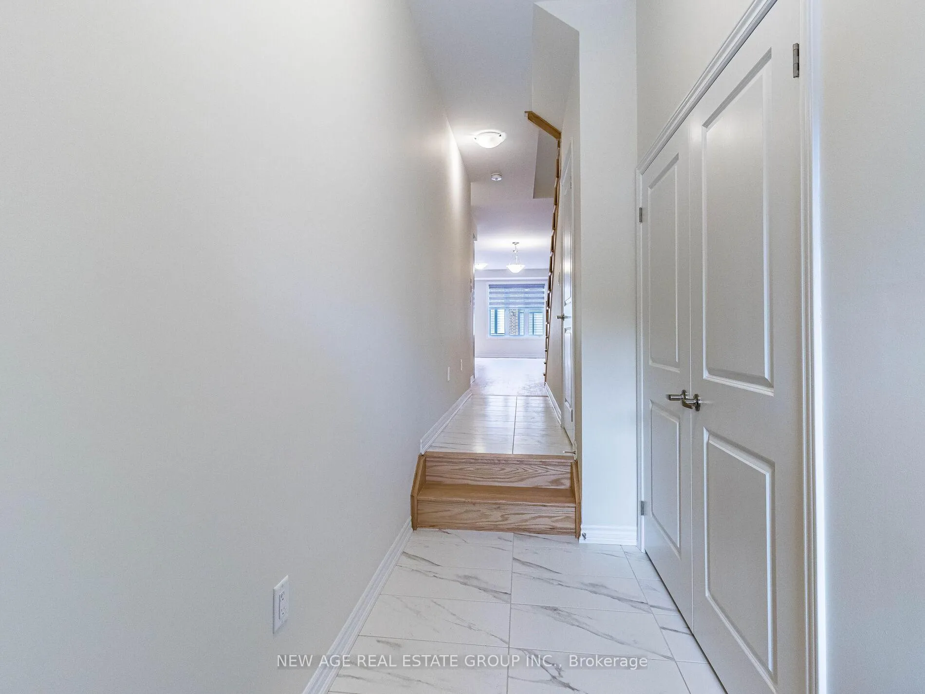 Photo 6 of 1419 Oakmont Common, Burlington, Tyandaga — HOMEH