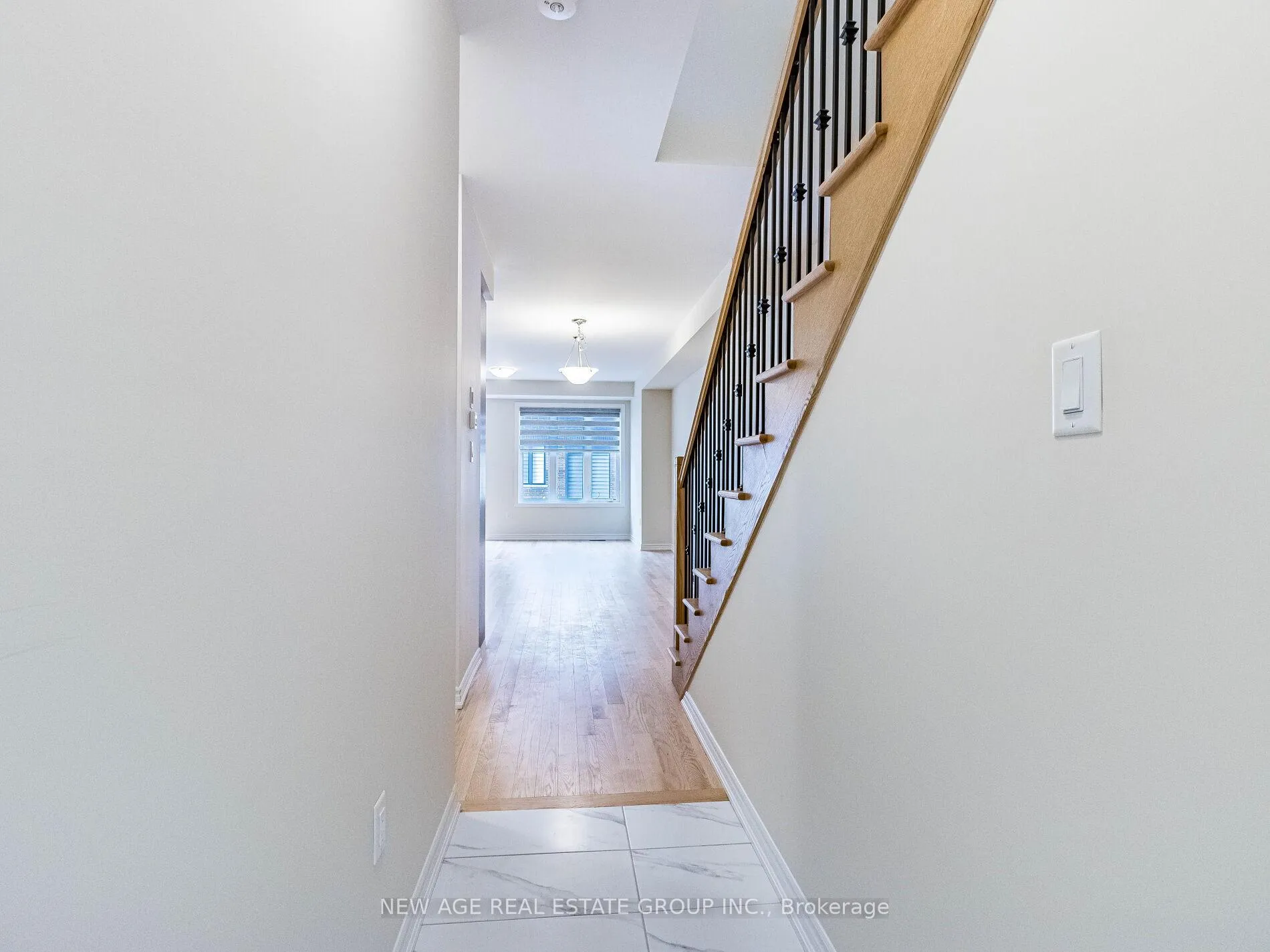 Photo 7 of 1419 Oakmont Common, Burlington, Tyandaga — HOMEH