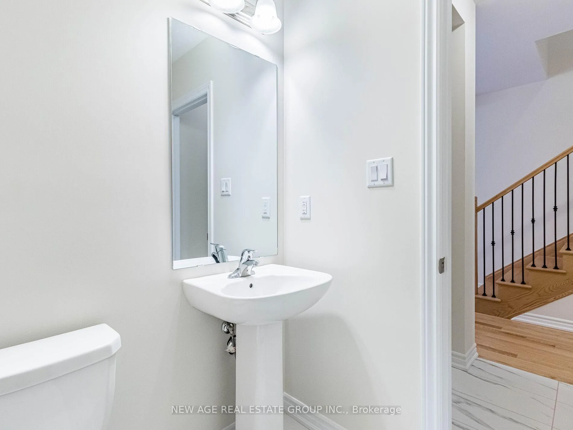 Photo 9 of 1419 Oakmont Common, Burlington, Tyandaga — HOMEH