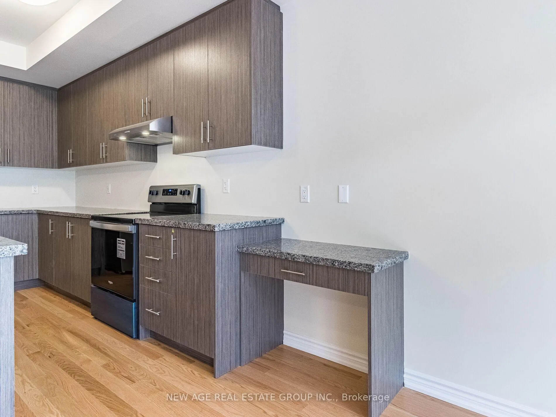 Photo 14 of 1419 Oakmont Common, Burlington, Tyandaga — HOMEH