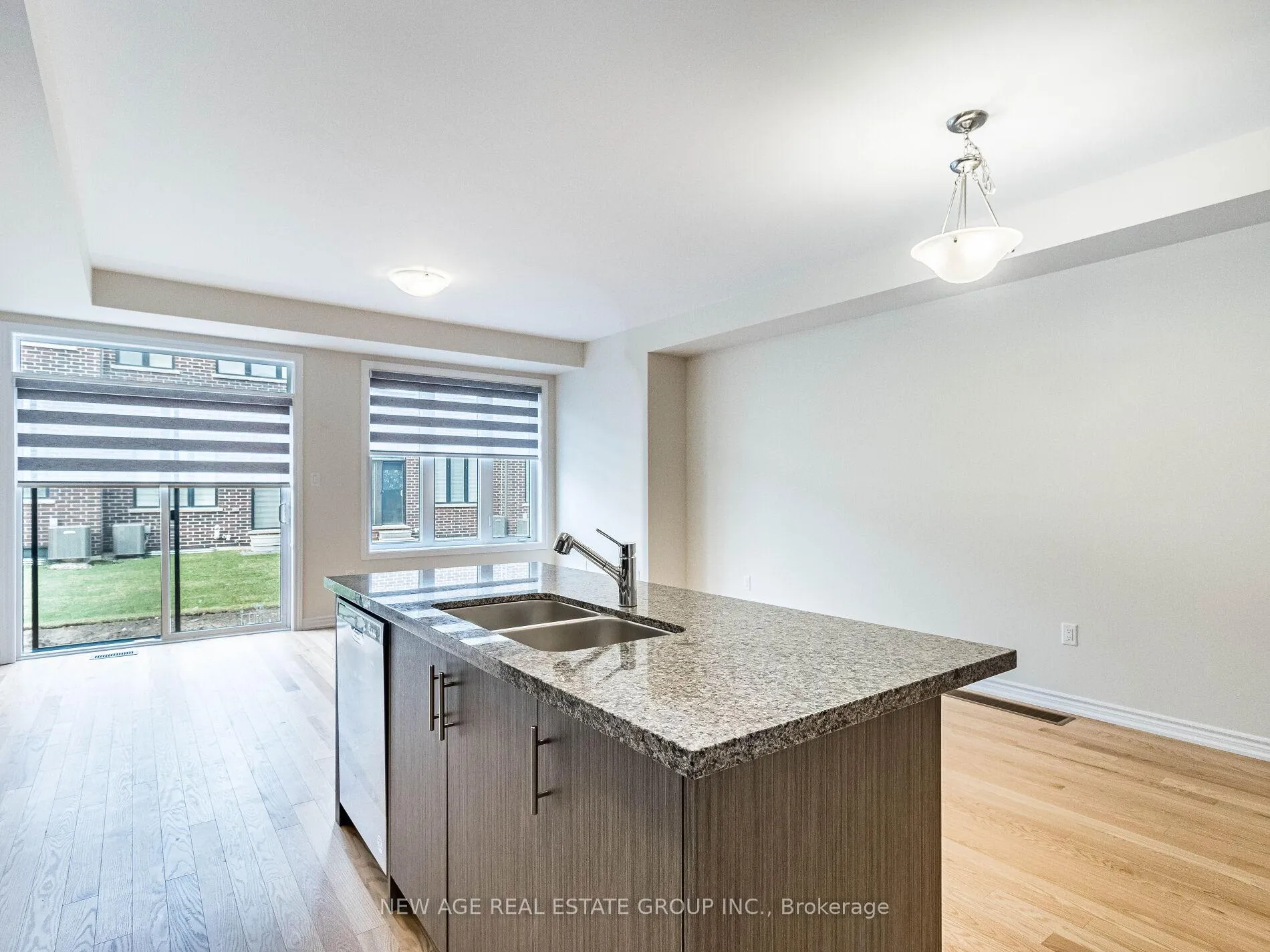 Photo 15 of 1419 Oakmont Common, Burlington, Tyandaga — HOMEH