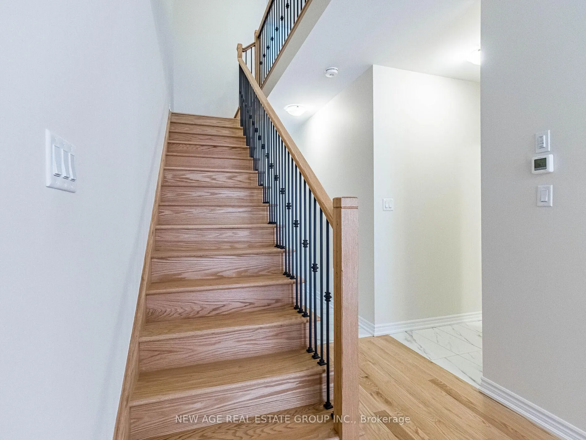 Photo 17 of 1419 Oakmont Common, Burlington, Tyandaga — HOMEH