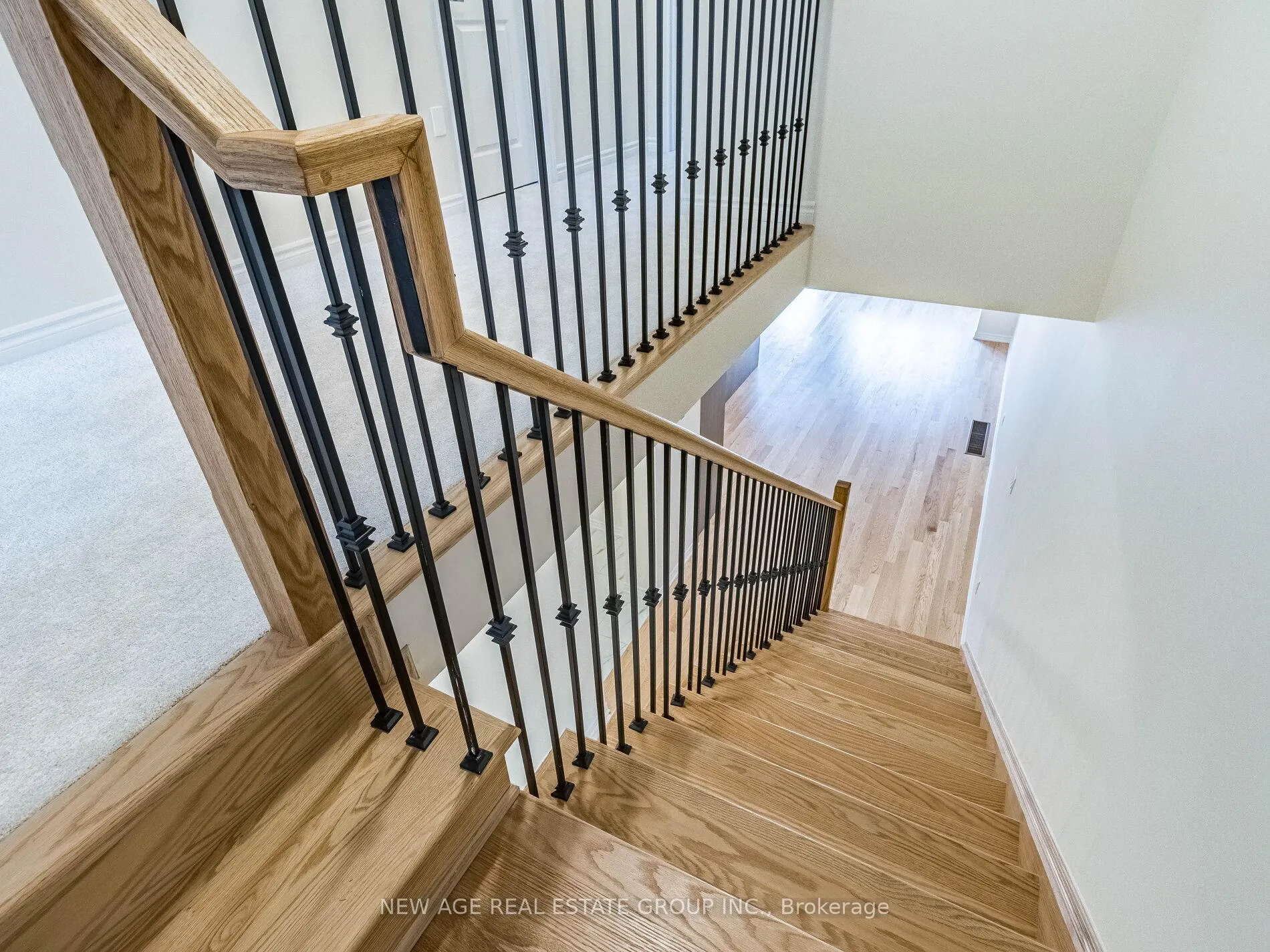 Photo 18 of 1419 Oakmont Common, Burlington, Tyandaga — HOMEH