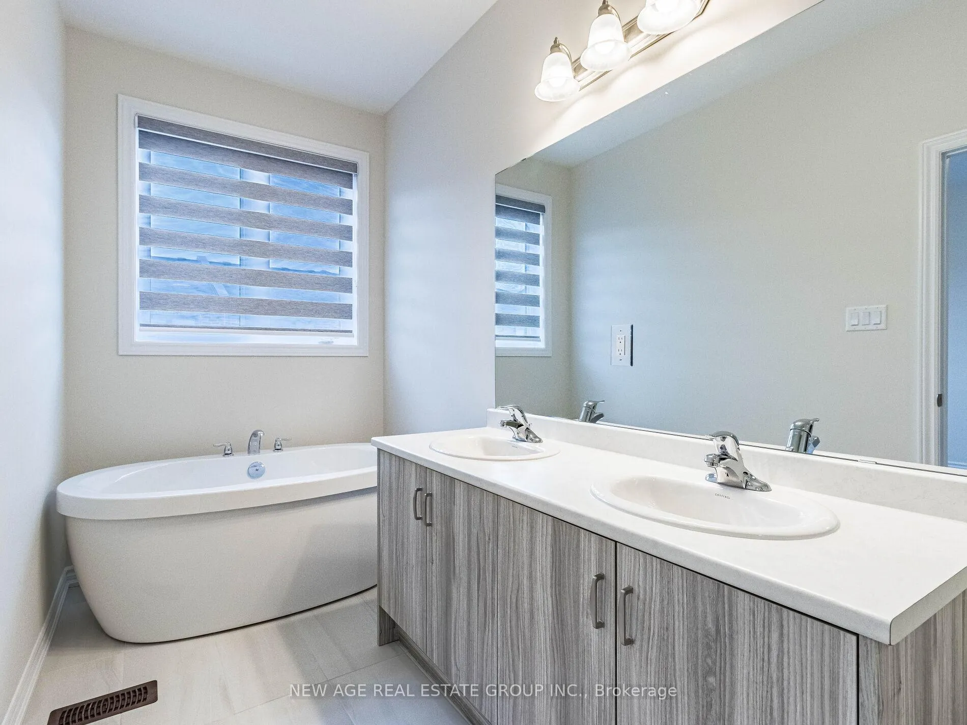 Photo 27 of 1419 Oakmont Common, Burlington, Tyandaga — HOMEH