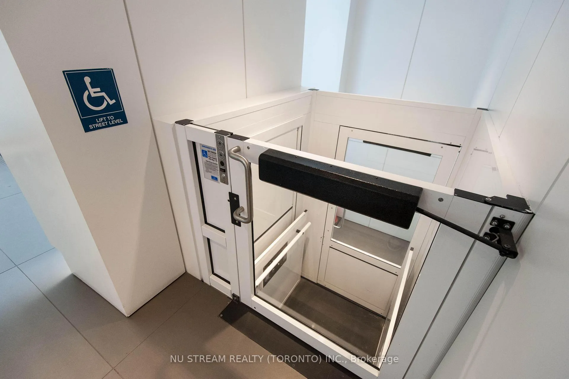 Photo 13 of Unit 511, 32 Trolley Crescent, Toronto, Moss Park — HOMEH