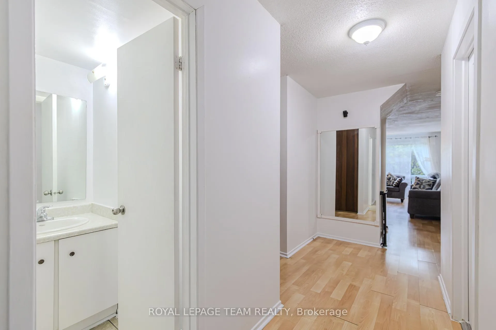 Photo 4 of Unit 20, 2669 Southvale Crescent, Ottawa, Sheffield Glen/Industrial Park — HOMEH