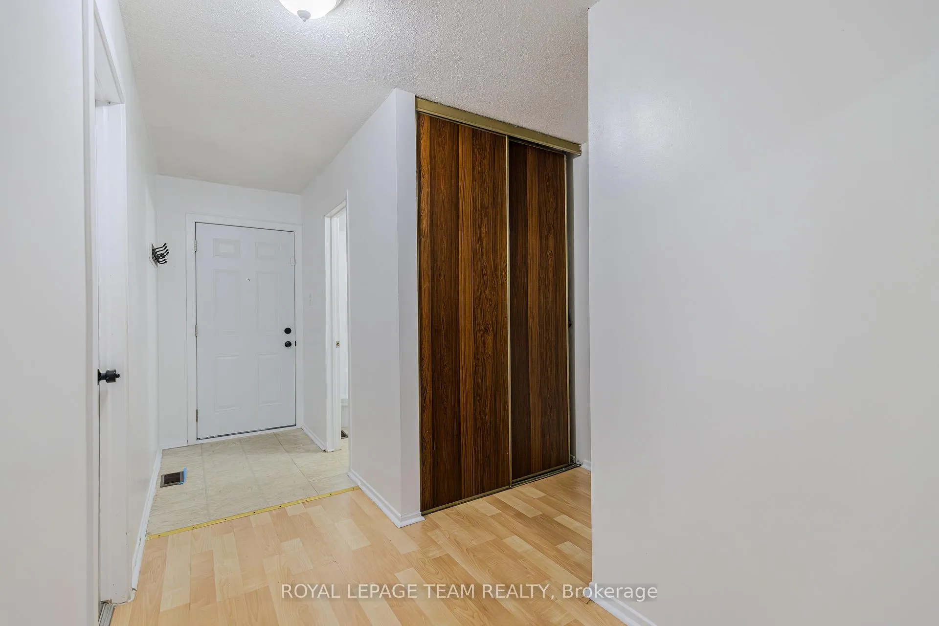 Photo 5 of Unit 20, 2669 Southvale Crescent, Ottawa, Sheffield Glen/Industrial Park — HOMEH