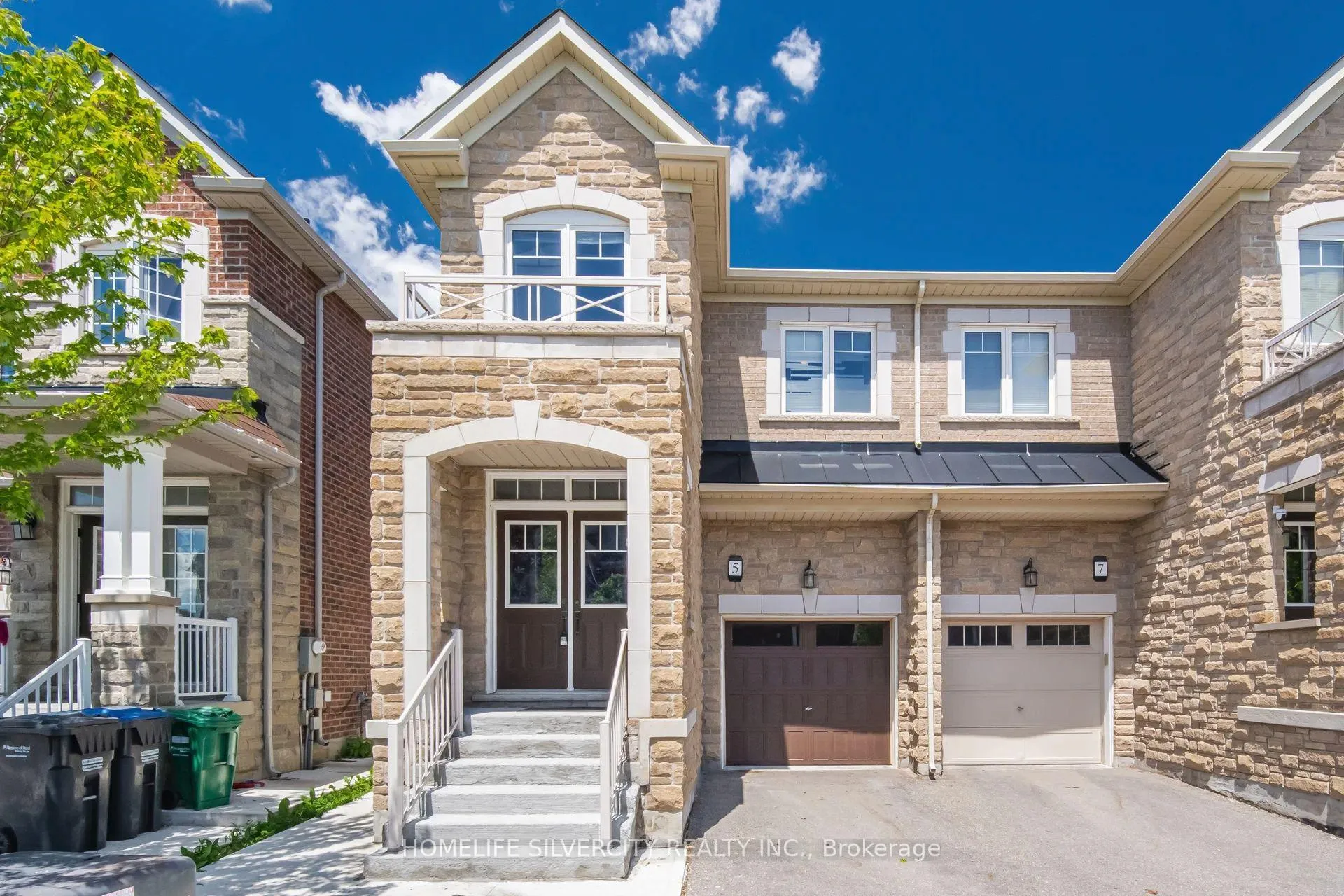 Front of 5 Baffin Crescent