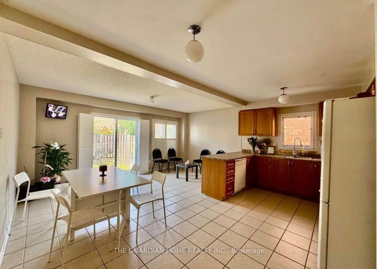 Photo 2 of 118 Guinevere Road, Markham, Cedarwood — HOMEH