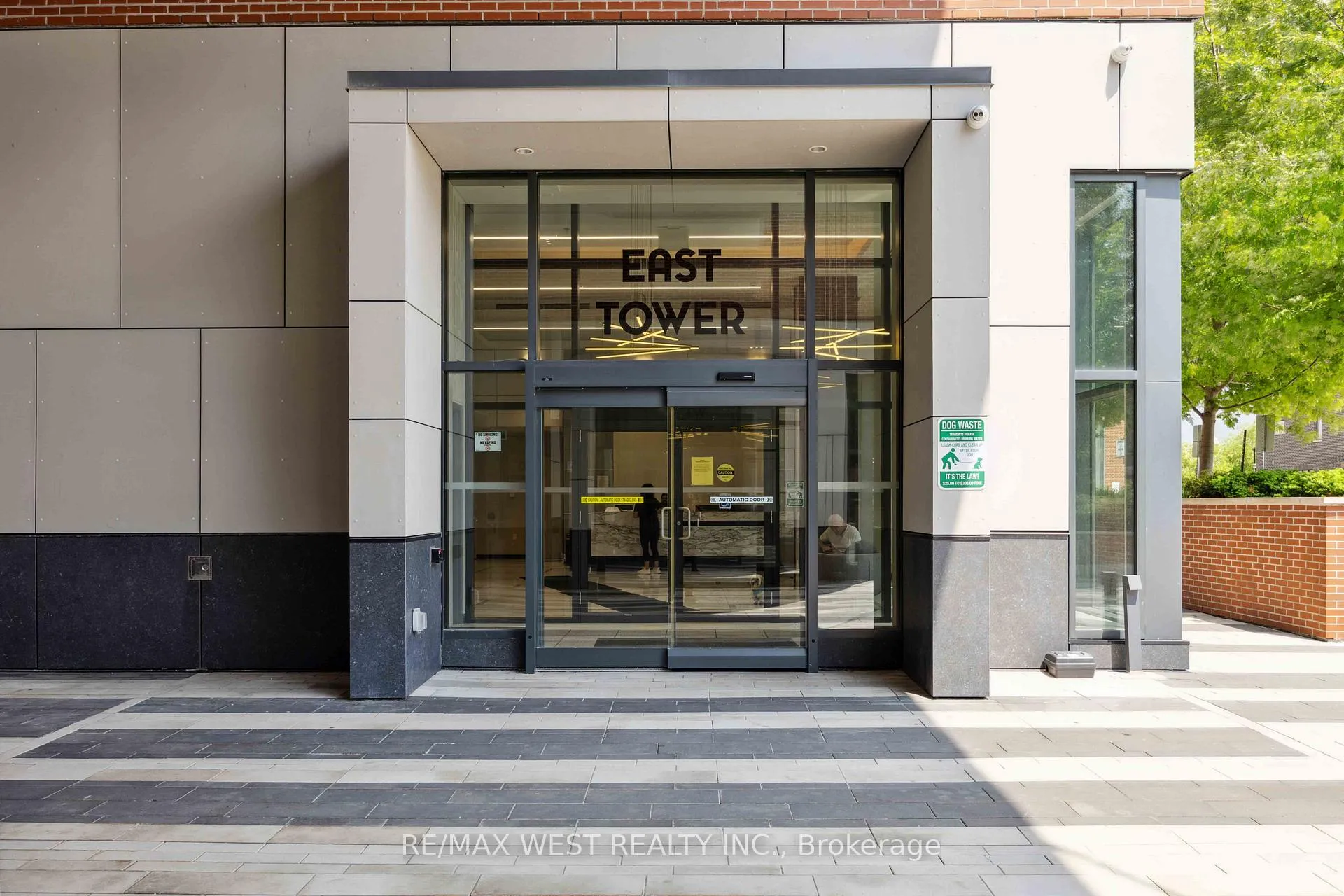 Photo 2 of Unit 209, 99 Eagle Rock Way, Vaughan, Maple — HOMEH