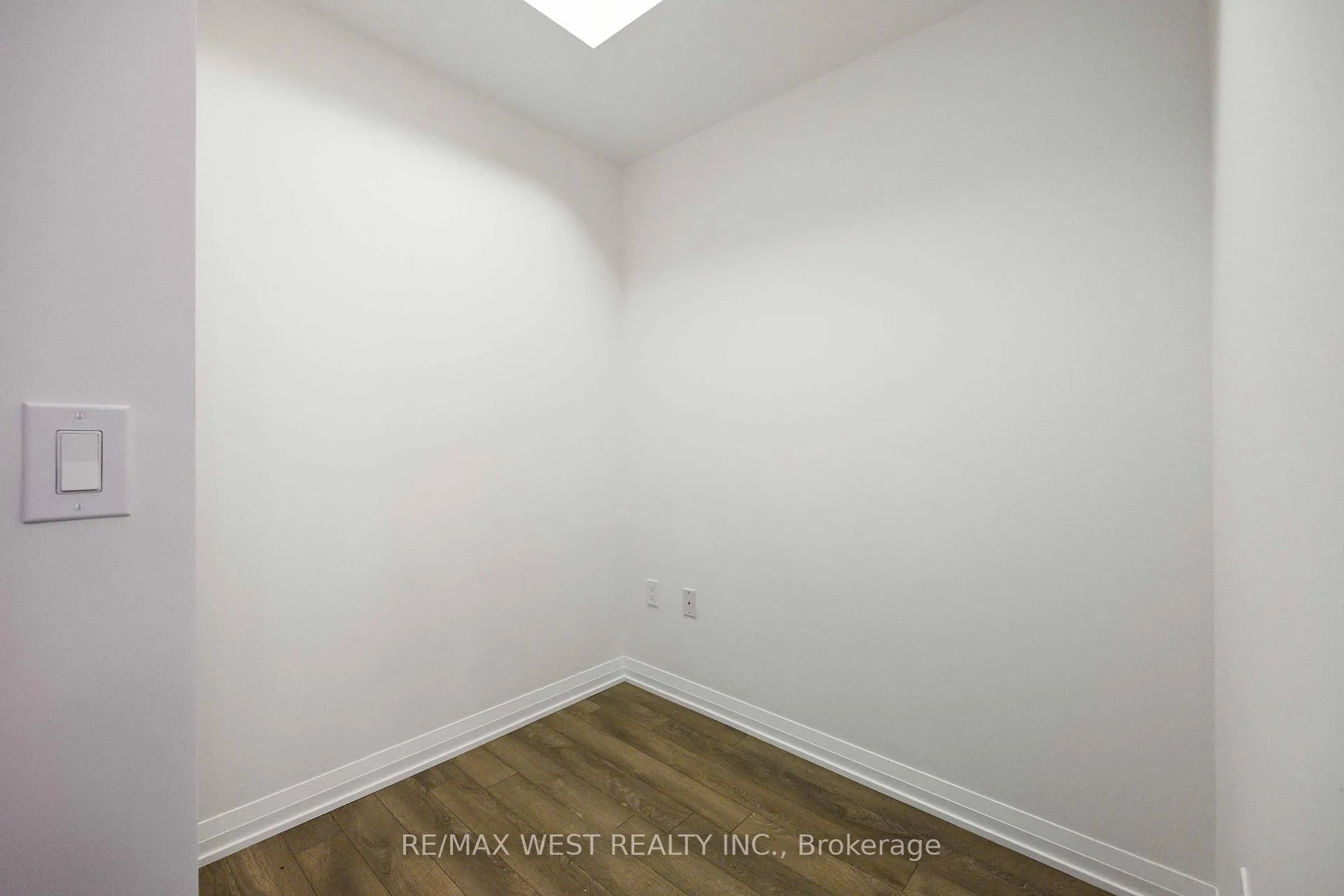 Photo 15 of Unit 209, 99 Eagle Rock Way, Vaughan, Maple — HOMEH