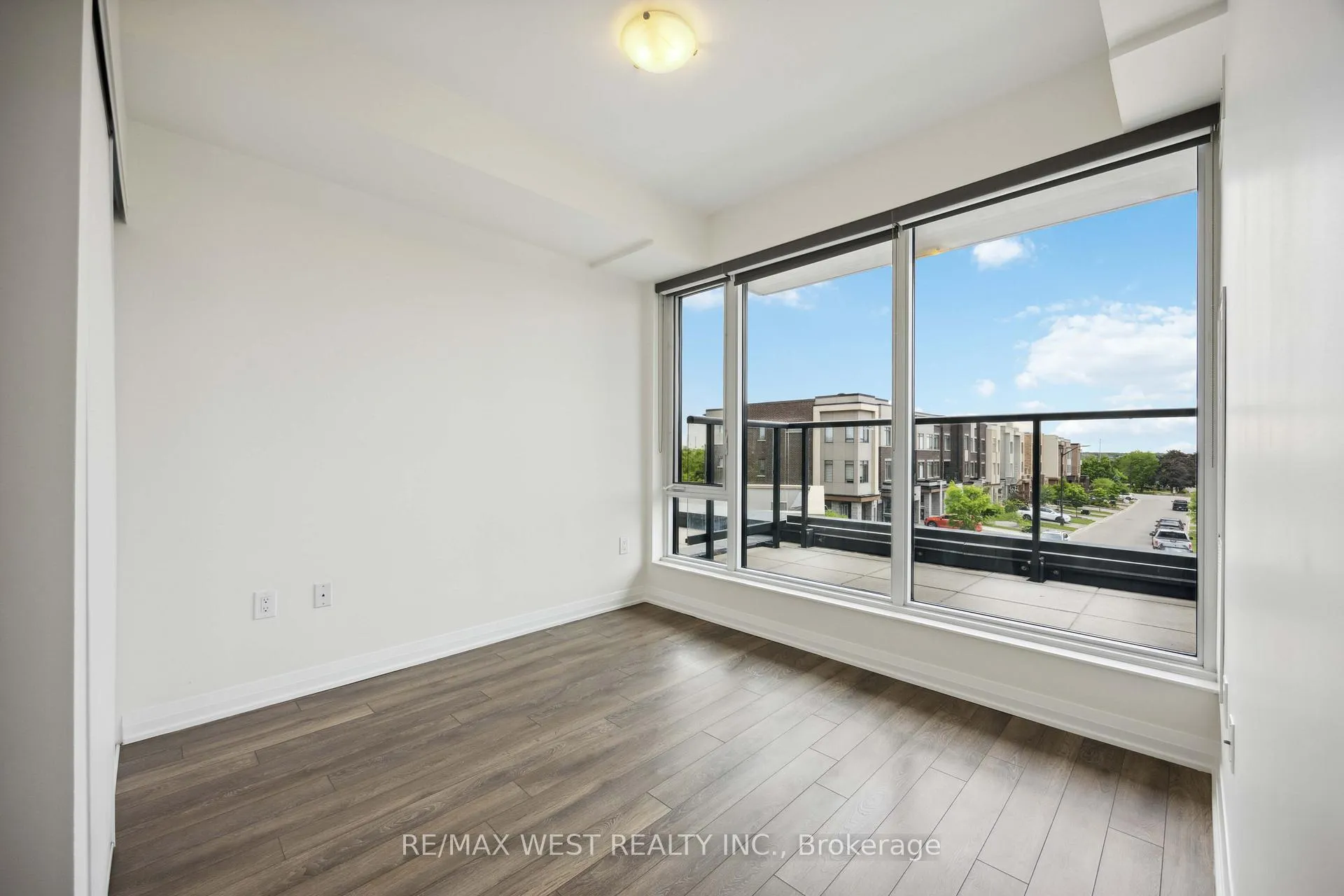 Photo 16 of Unit 209, 99 Eagle Rock Way, Vaughan, Maple — HOMEH