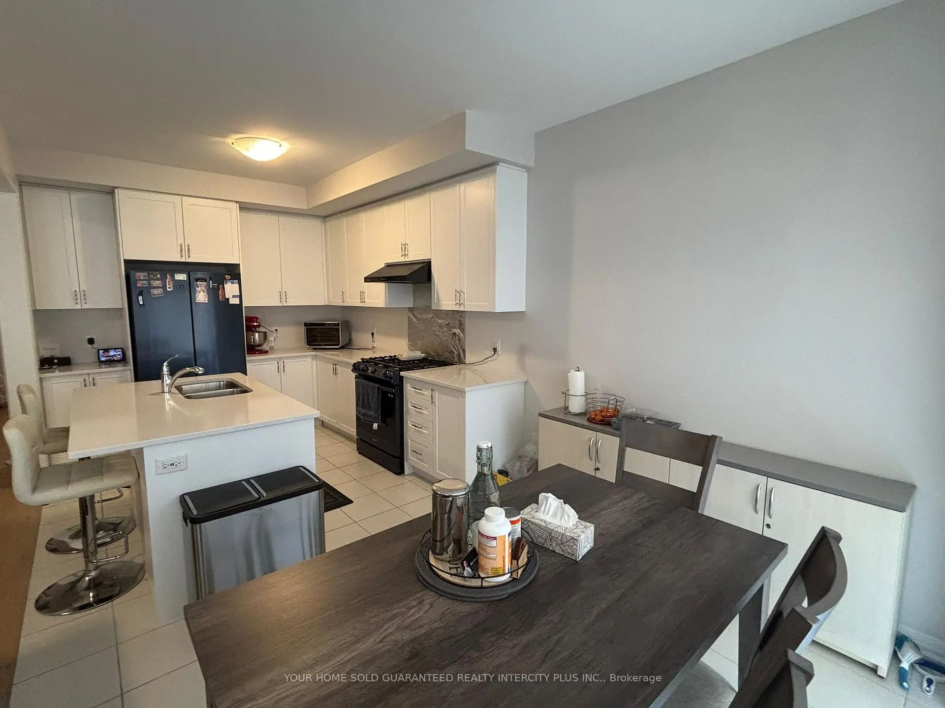 Photo 3 of 32 Crossmore Crescent, Cambridge, Westview — HOMEH