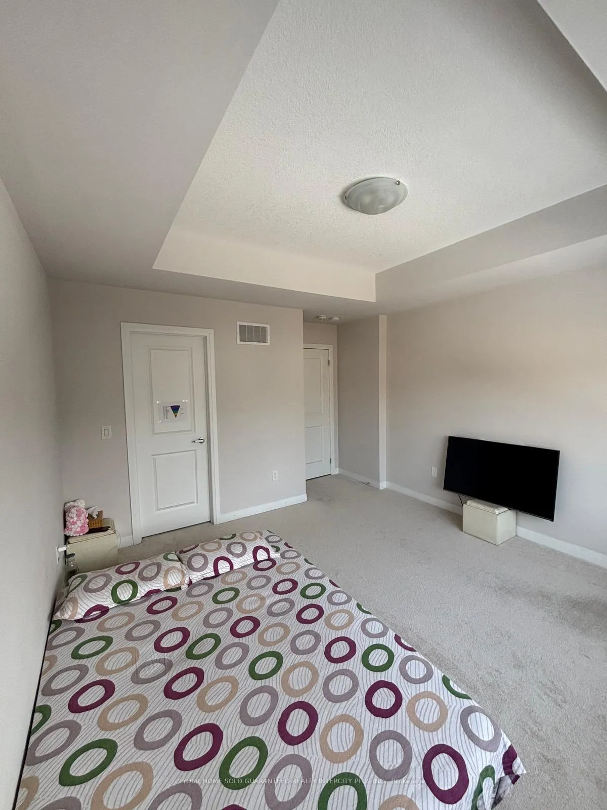 Photo 6 of 32 Crossmore Crescent, Cambridge, Westview — HOMEH