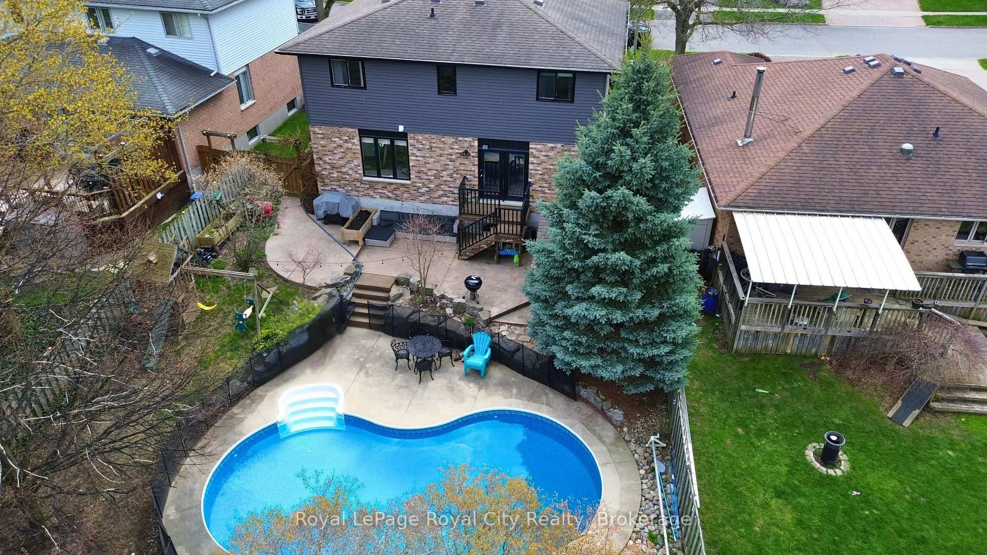 Photo 2 of 20 Darby Road, Guelph, Willow West/Sugarbush/West Acres — HOMEH