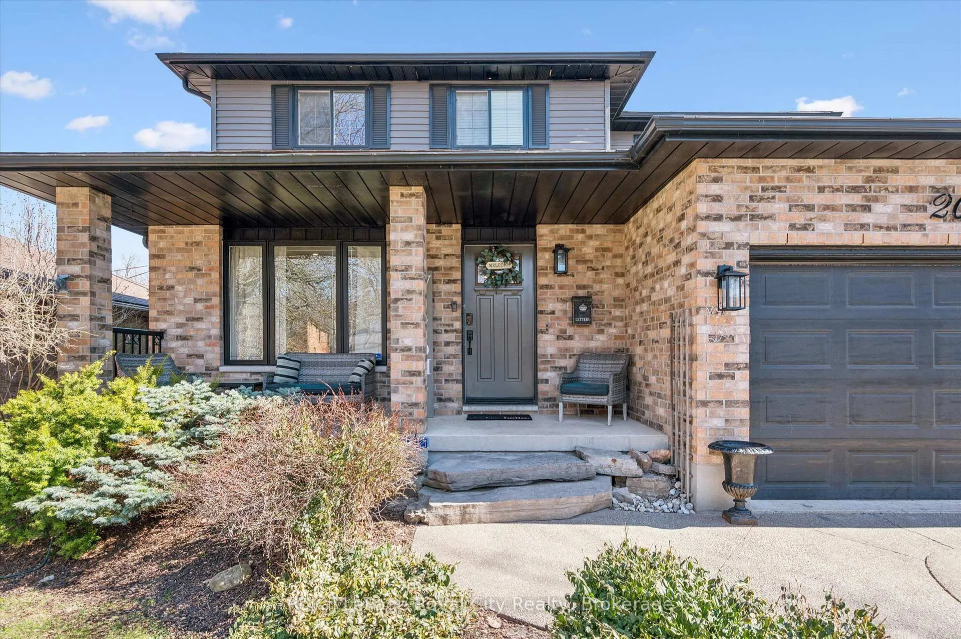 Photo 3 of 20 Darby Road, Guelph, Willow West/Sugarbush/West Acres — HOMEH
