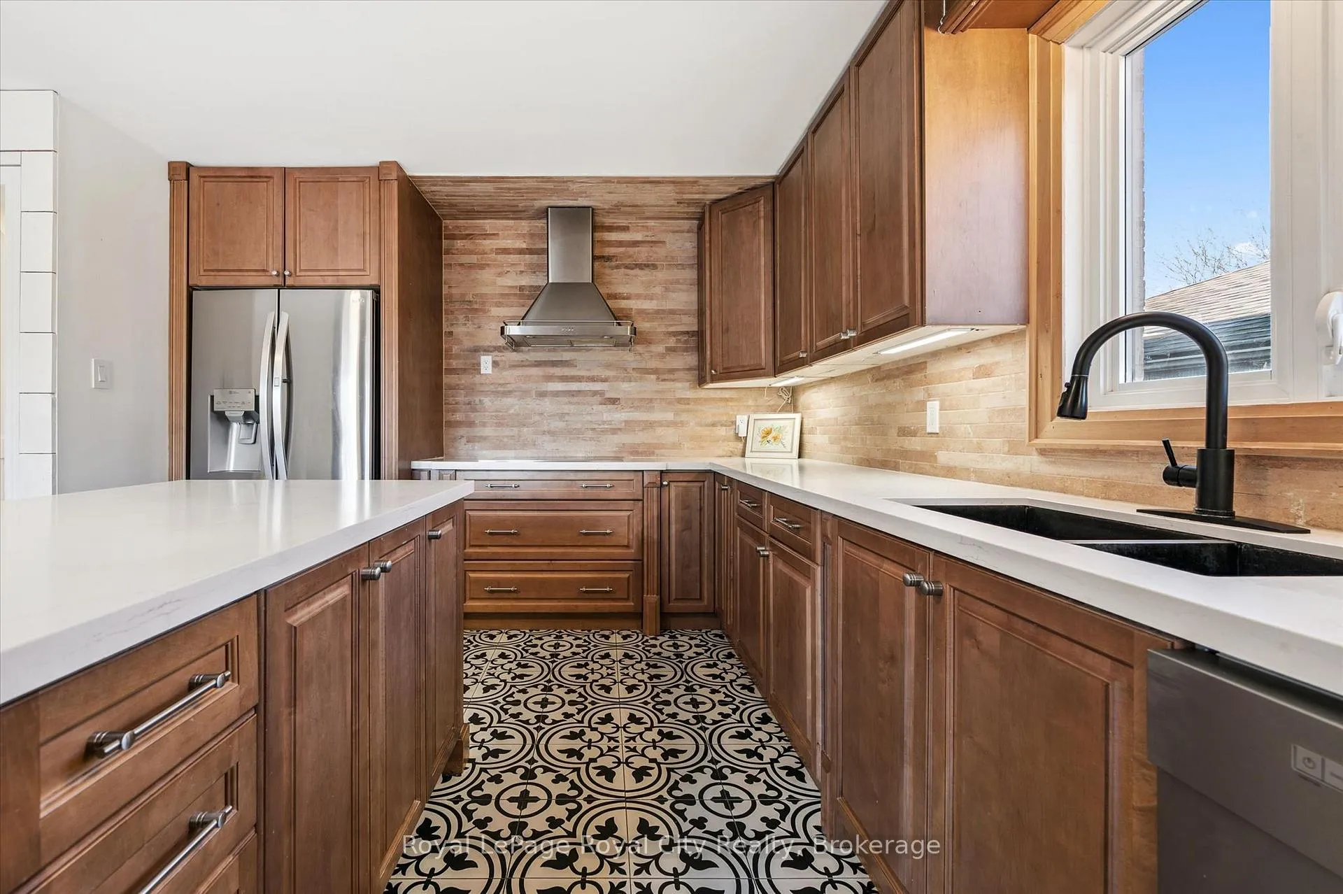 Photo 6 of 20 Darby Road, Guelph, Willow West/Sugarbush/West Acres — HOMEH