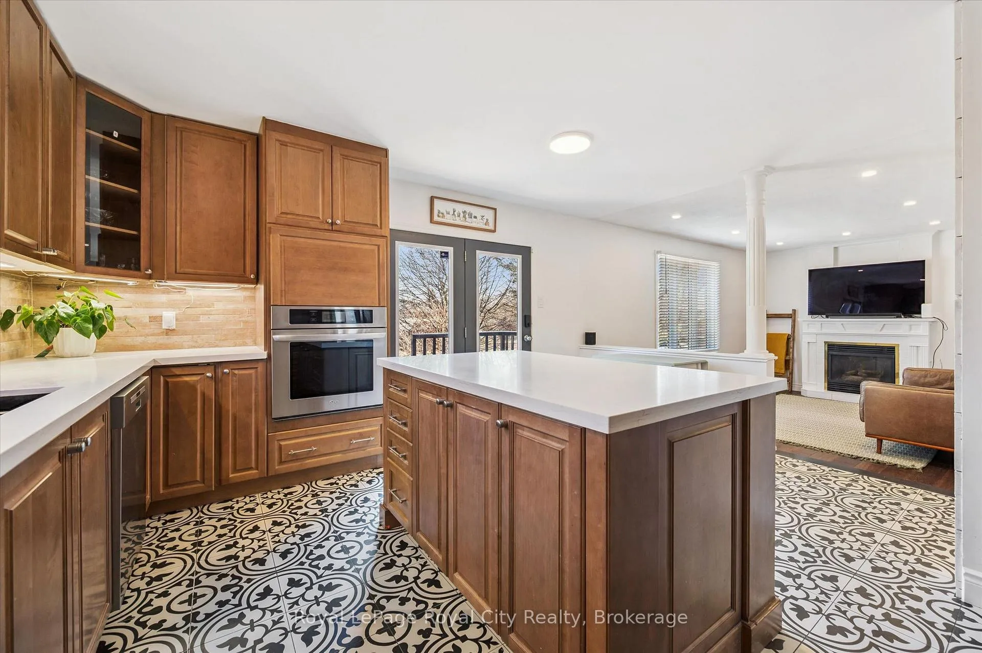Photo 7 of 20 Darby Road, Guelph, Willow West/Sugarbush/West Acres — HOMEH