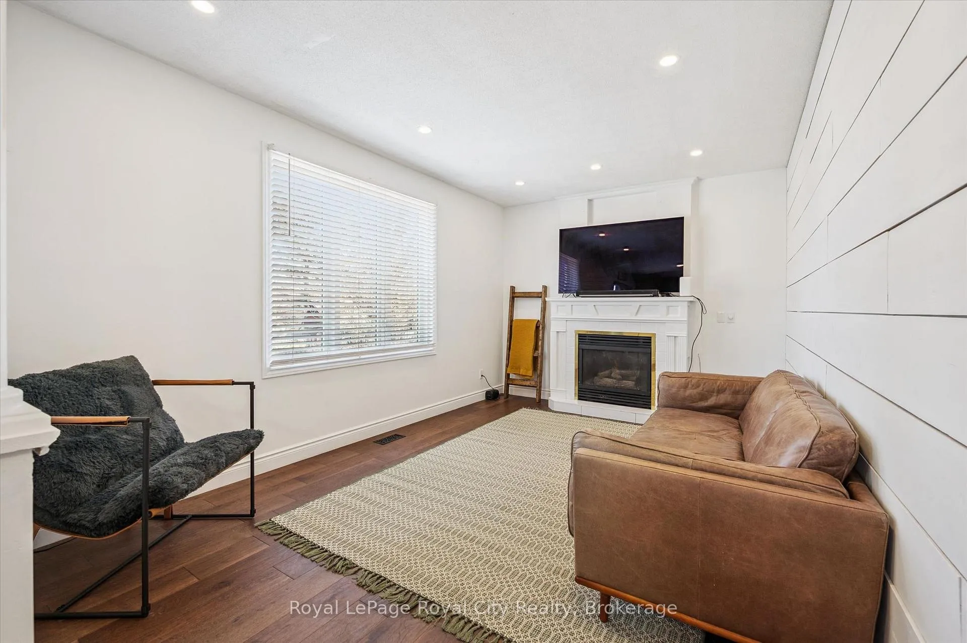 Photo 9 of 20 Darby Road, Guelph, Willow West/Sugarbush/West Acres — HOMEH