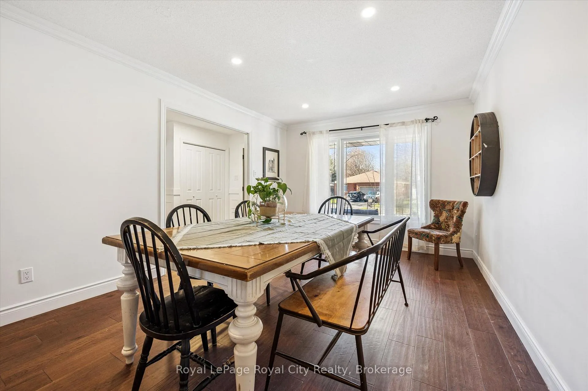 Photo 10 of 20 Darby Road, Guelph, Willow West/Sugarbush/West Acres — HOMEH