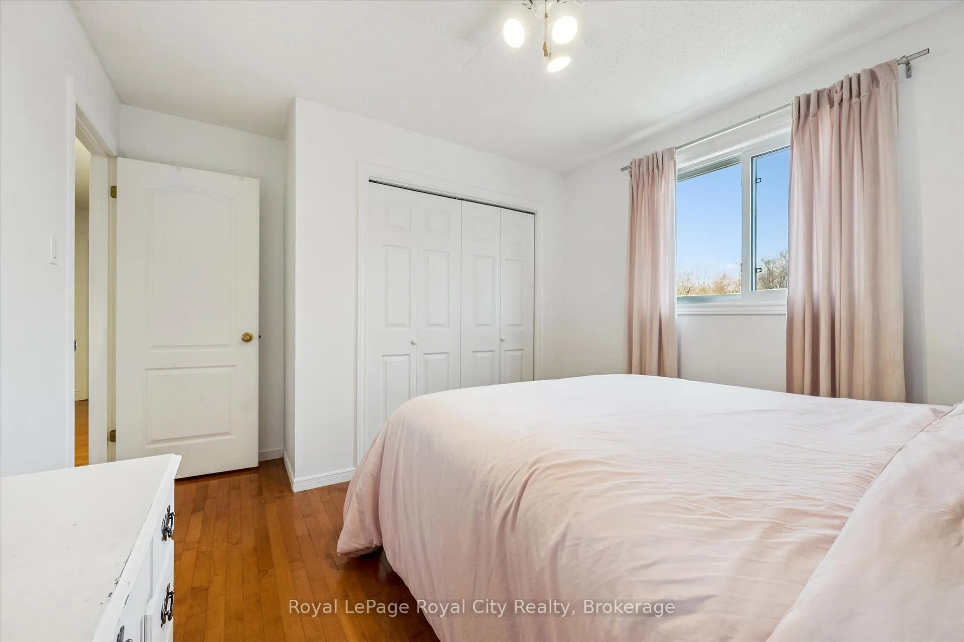 Photo 21 of 20 Darby Road, Guelph, Willow West/Sugarbush/West Acres — HOMEH