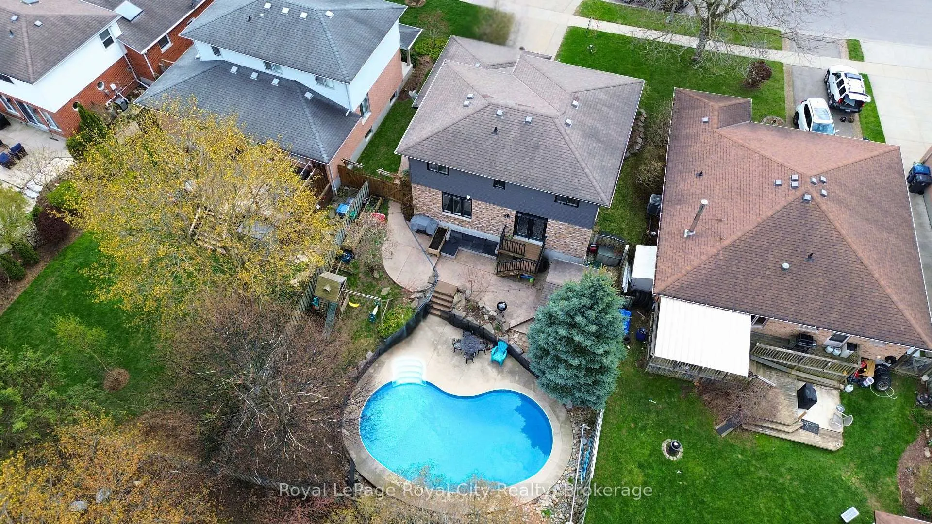 Photo 29 of 20 Darby Road, Guelph, Willow West/Sugarbush/West Acres — HOMEH