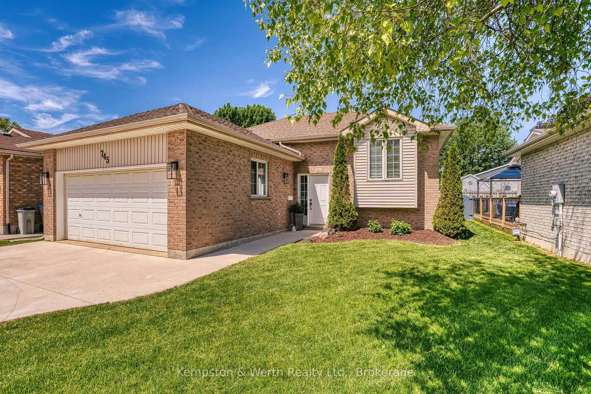 Photo 3 of 745 Lavery Street, North Perth, Listowel — HOMEH