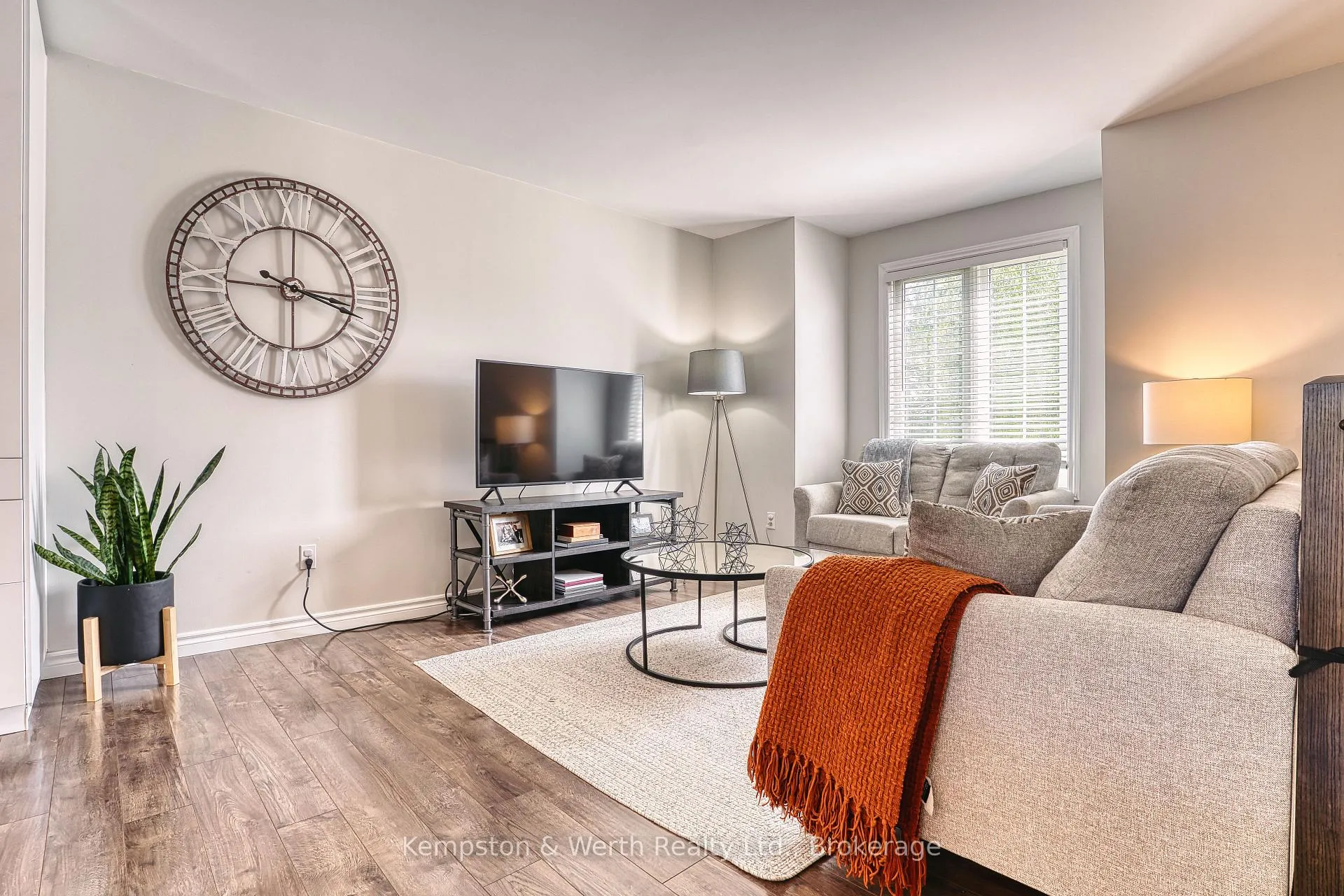Photo 8 of 745 Lavery Street, North Perth, Listowel — HOMEH