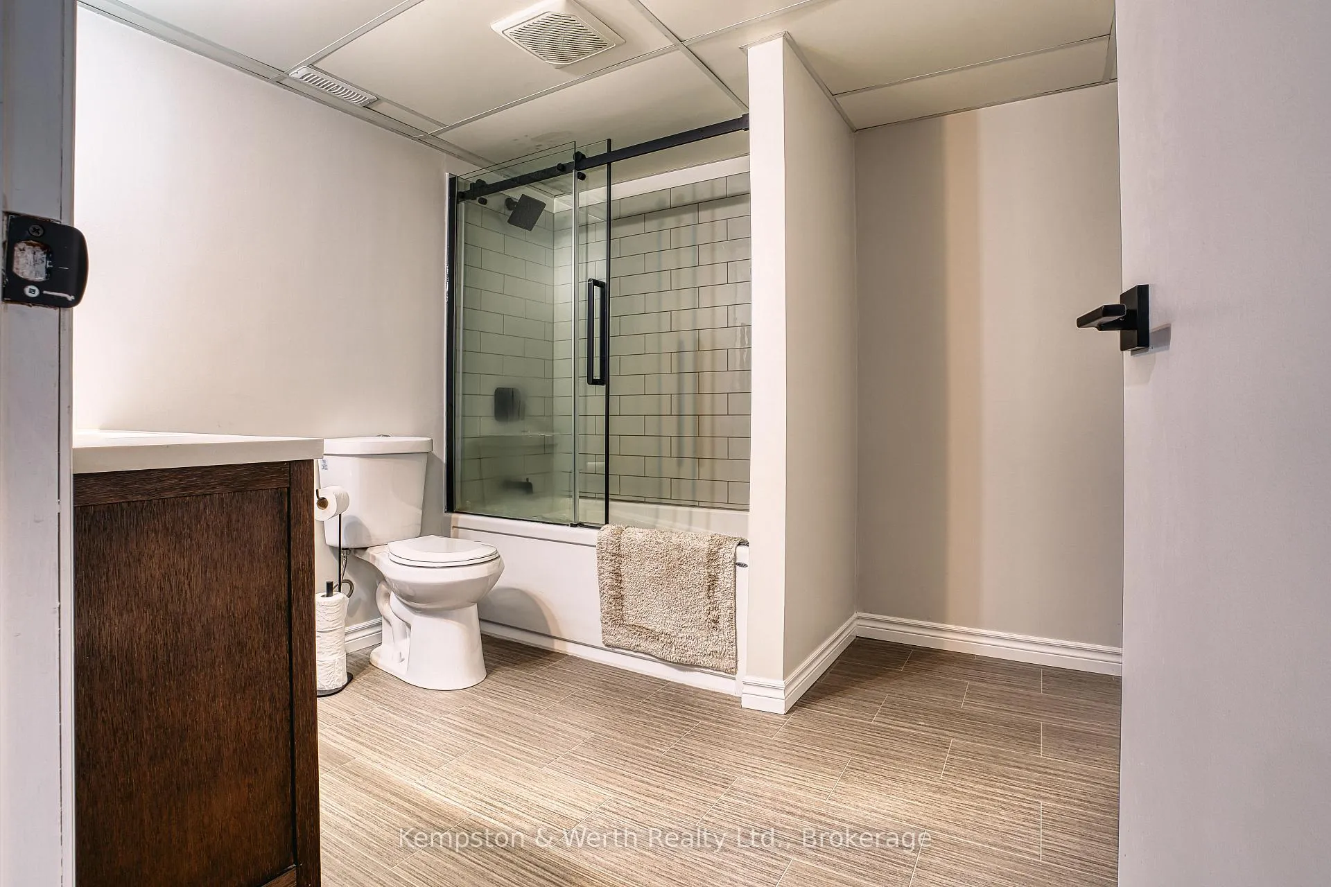 Photo 34 of 745 Lavery Street, North Perth, Listowel — HOMEH