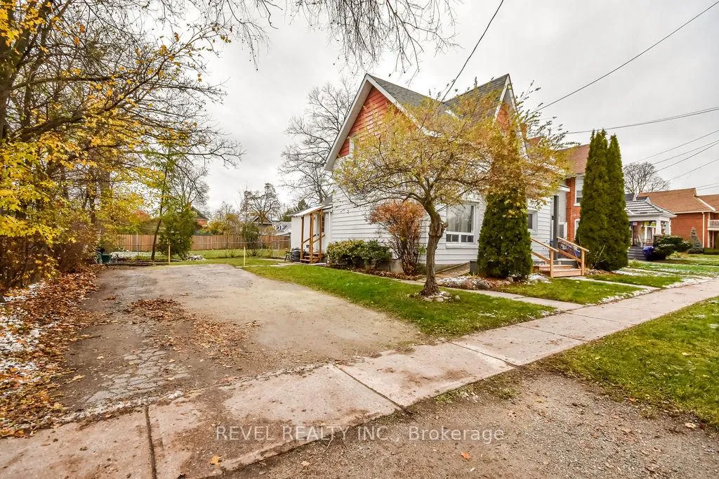 Photo 46 of 44 Parkside Drive, Barrie, Queen's Park — HOMEH