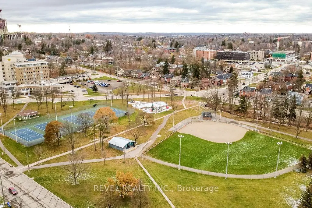 Photo 49 of 44 Parkside Drive, Barrie, Queen's Park — HOMEH