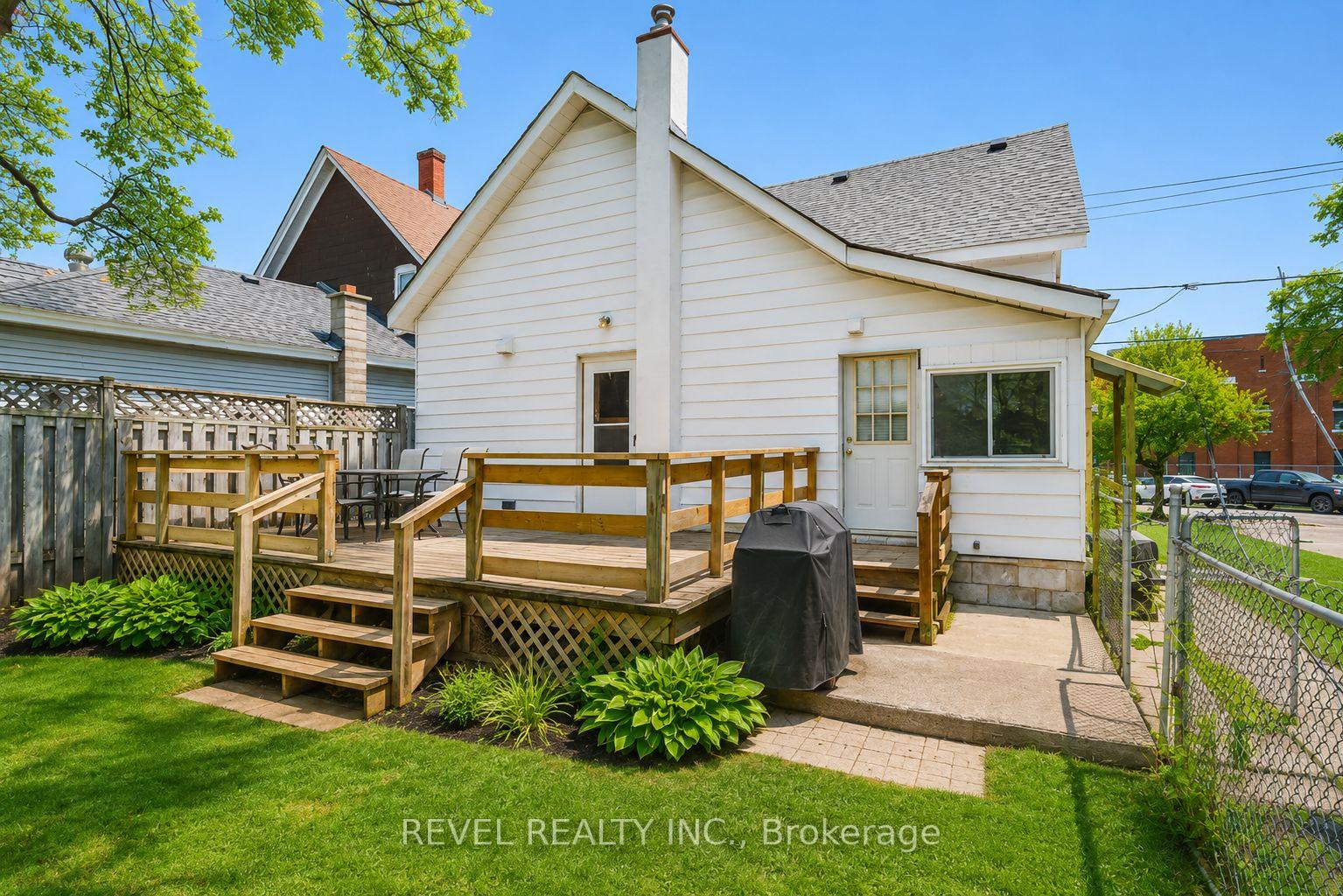 Photo 22 of 44 Parkside Drive, Barrie, Queen's Park — HOMEH