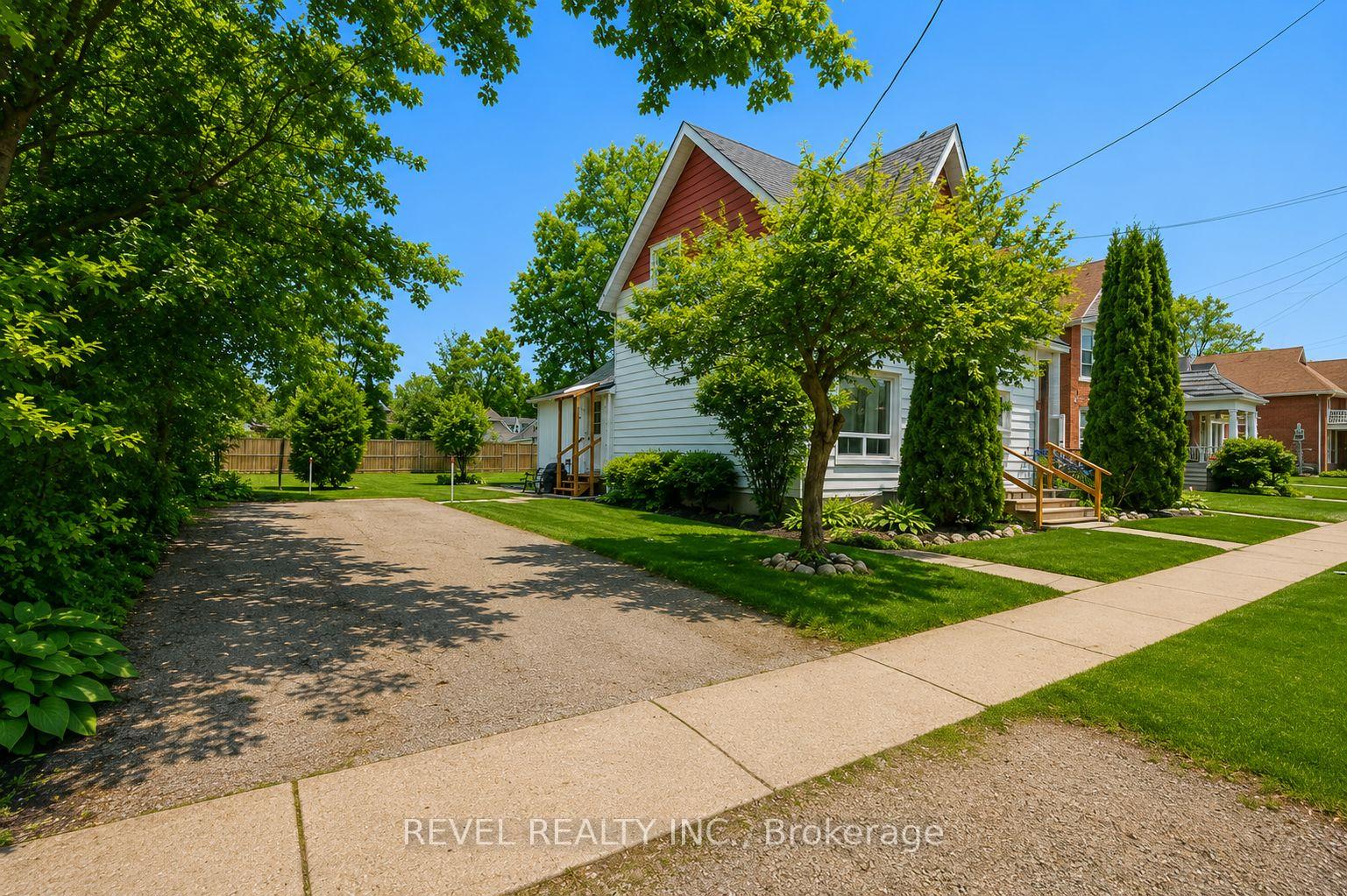 Photo 36 of 44 Parkside Drive, Barrie, Queen's Park — HOMEH