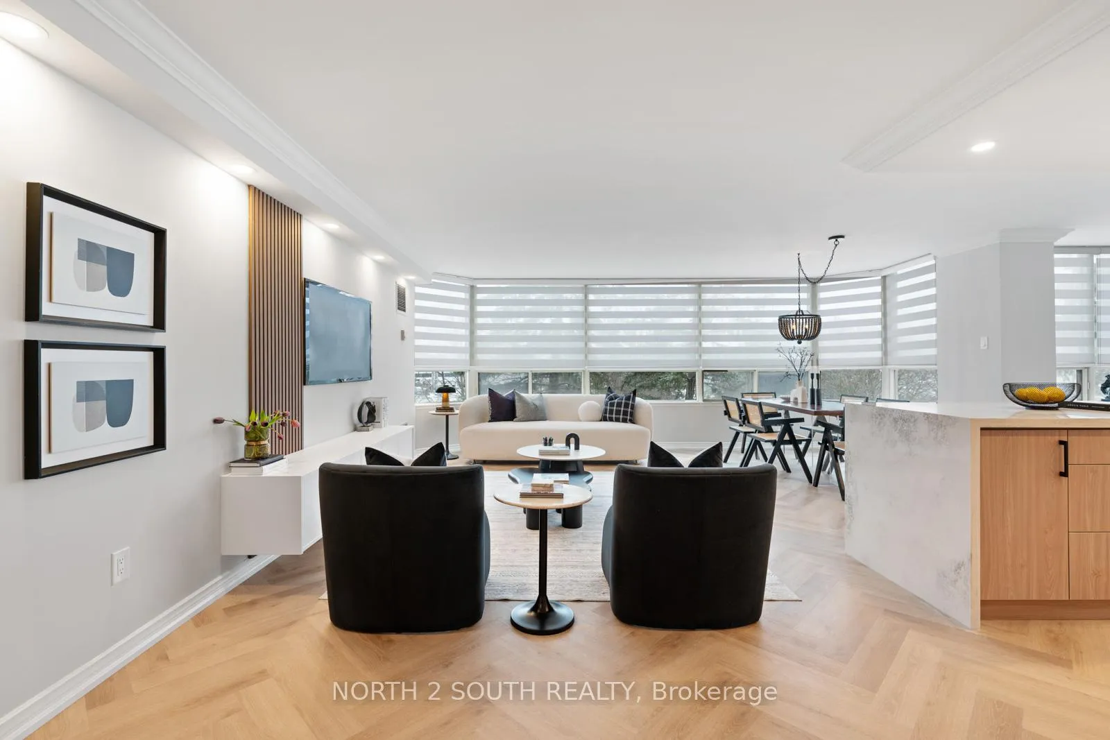 Photo 1 of Unit 304, 7 Townsgate Drive, Vaughan, Crestwood-Springfarm-Yorkhill — HOMEH