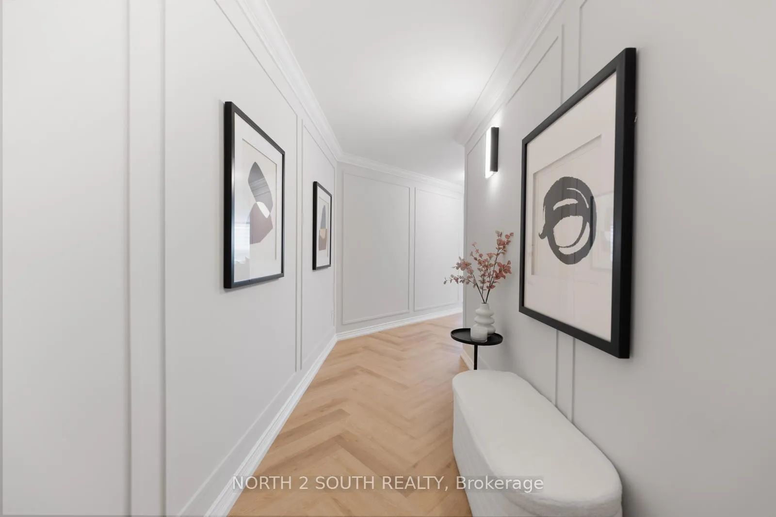 Photo 3 of Unit 304, 7 Townsgate Drive, Vaughan, Crestwood-Springfarm-Yorkhill — HOMEH