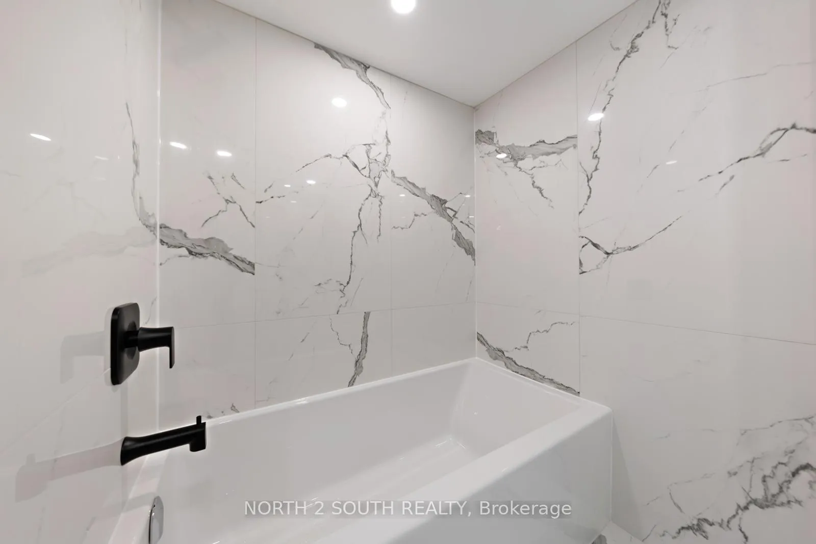 Photo 34 of Unit 304, 7 Townsgate Drive, Vaughan, Crestwood-Springfarm-Yorkhill — HOMEH