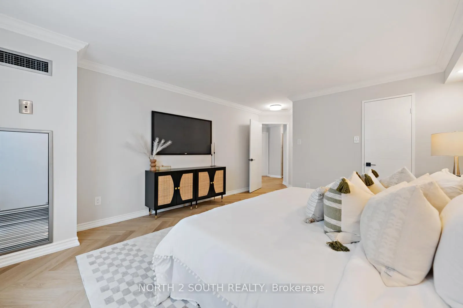 Photo 37 of Unit 304, 7 Townsgate Drive, Vaughan, Crestwood-Springfarm-Yorkhill — HOMEH