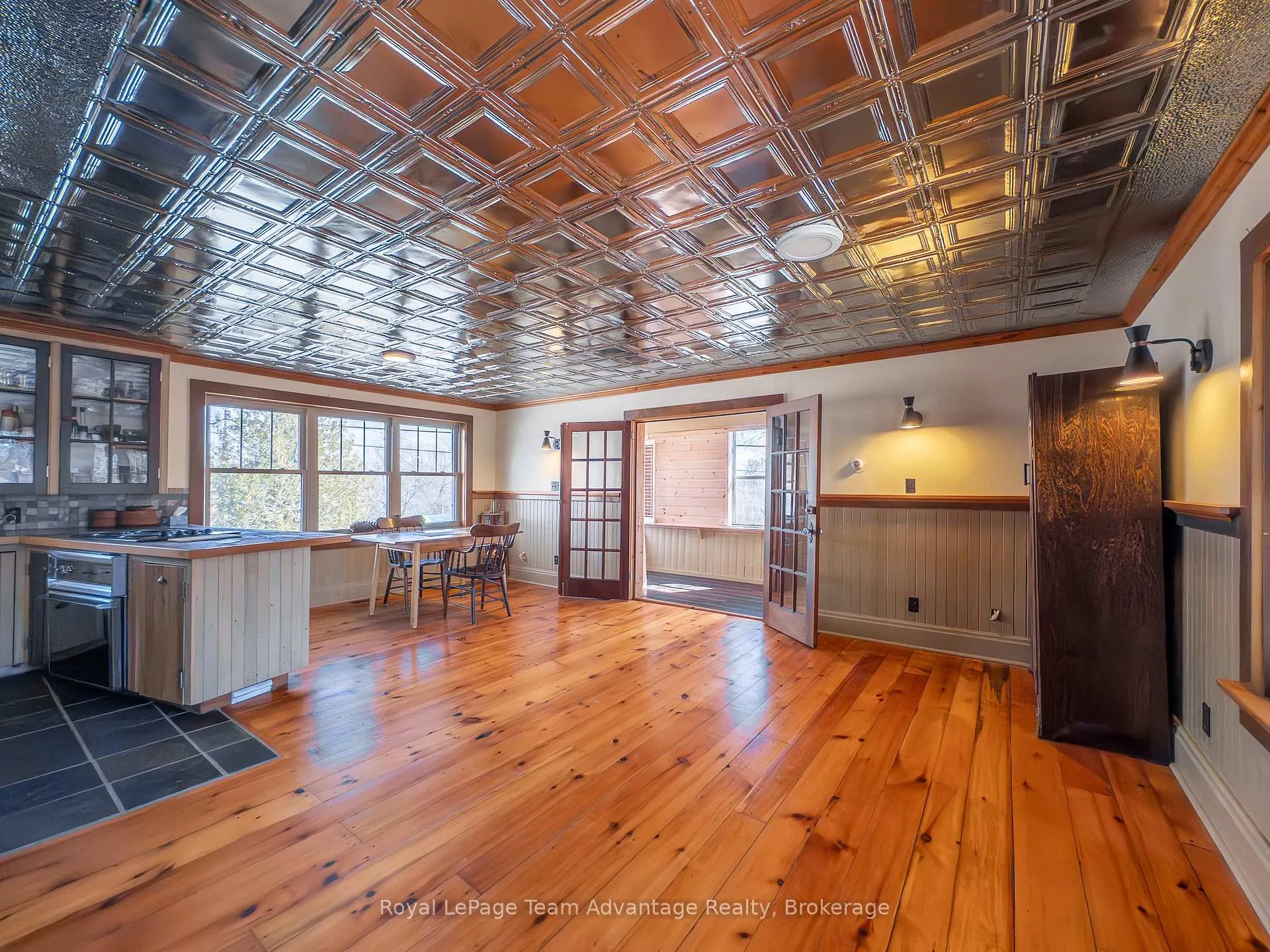 Photo 10 of 945 Riverside Drive, Parry Sound Remote Area, Wallbridge — HOMEH