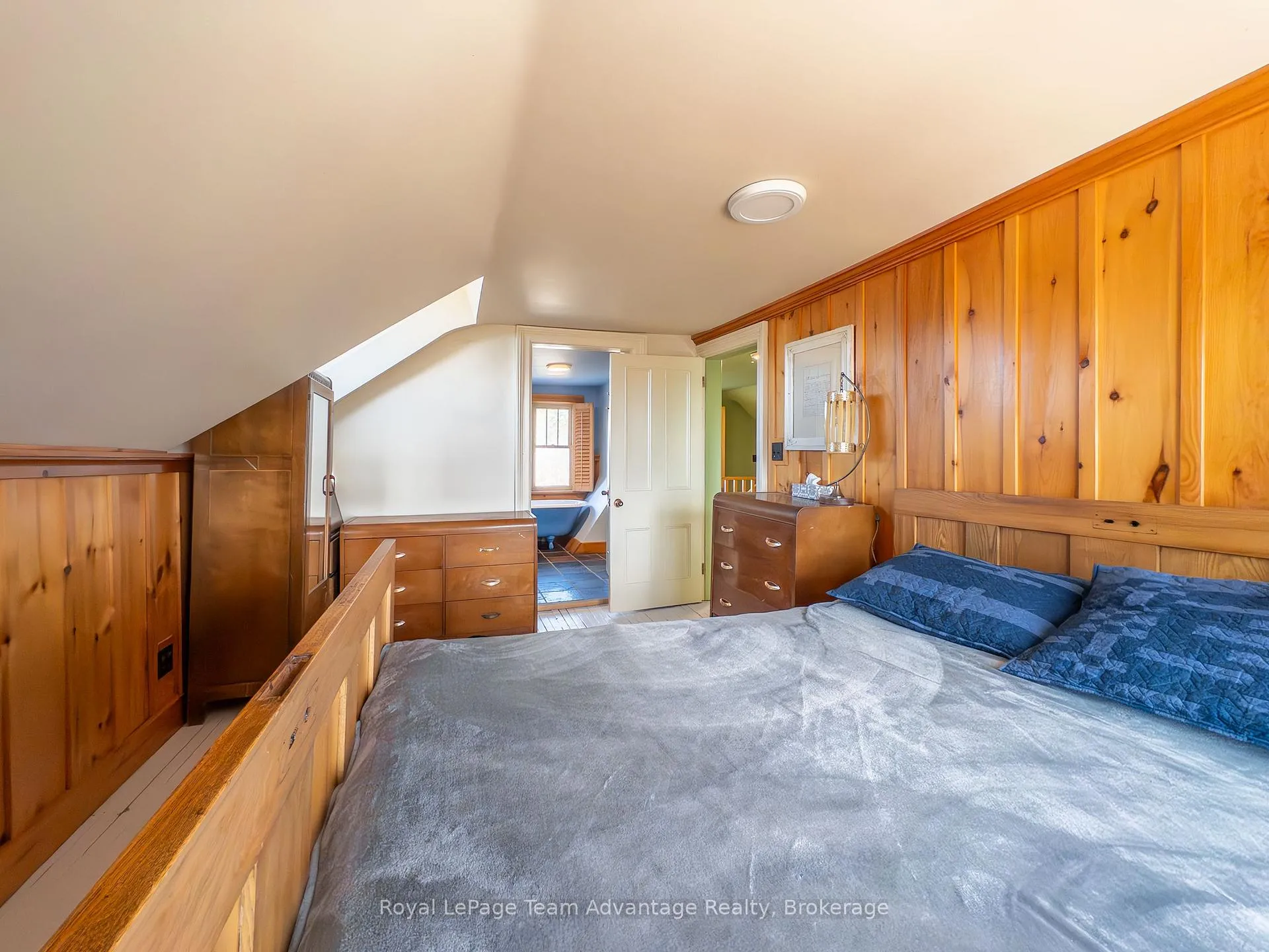 Photo 17 of 945 Riverside Drive, Parry Sound Remote Area, Wallbridge — HOMEH