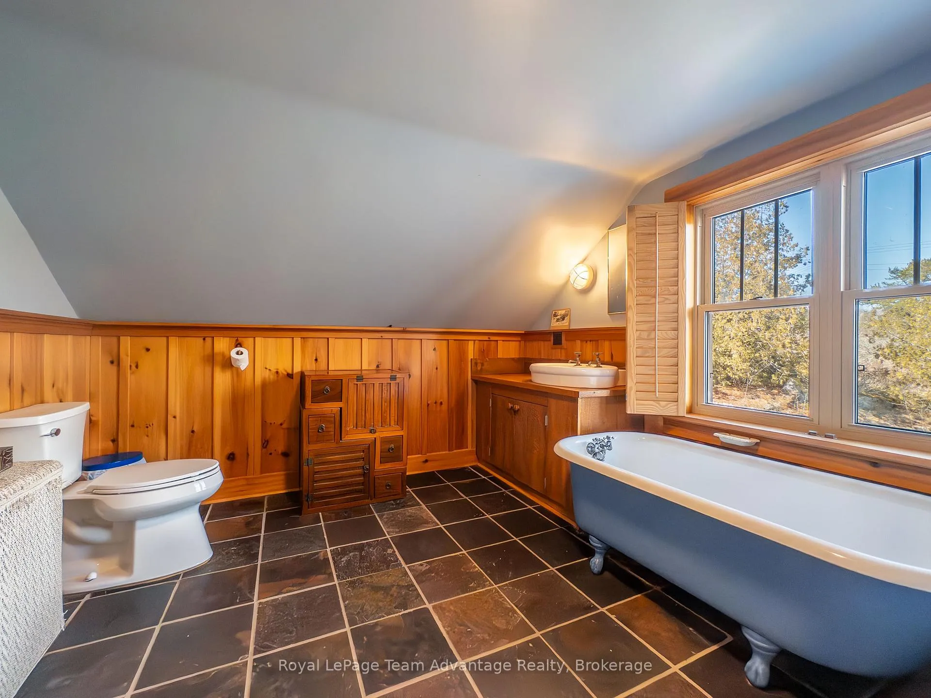 Photo 19 of 945 Riverside Drive, Parry Sound Remote Area, Wallbridge — HOMEH